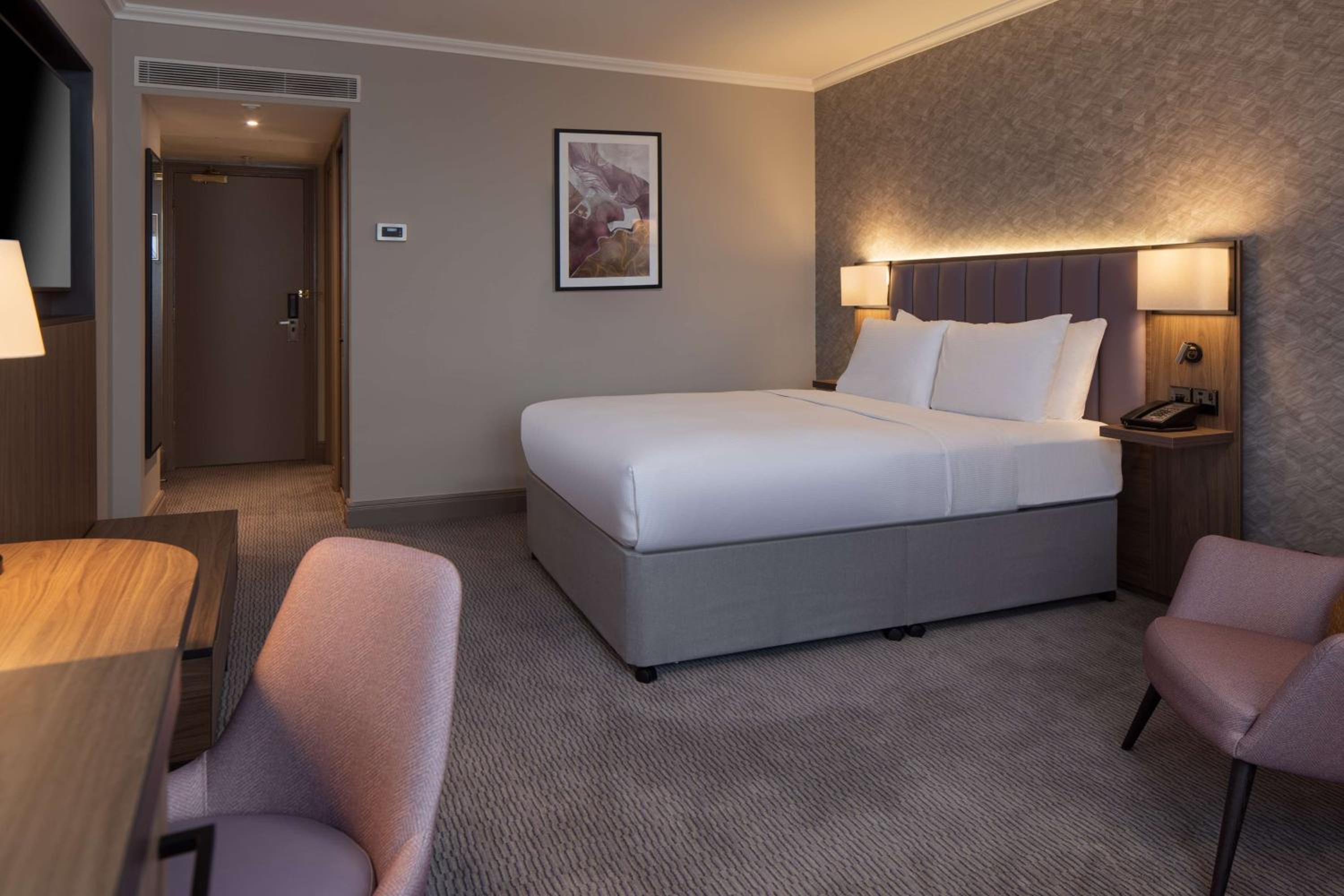 Deluxe Queen Room - Photo 4