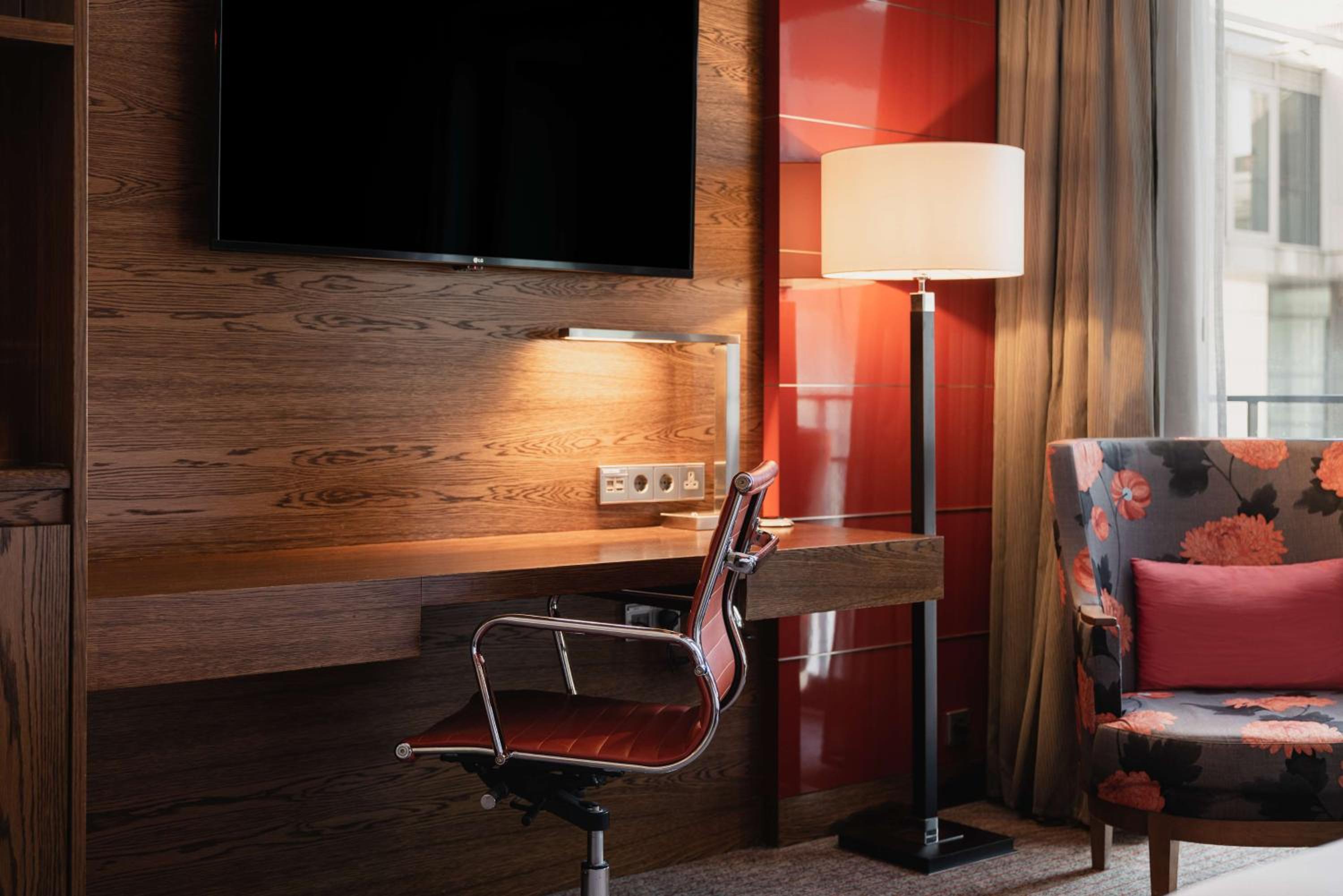 Executive King Room - Lounge Access