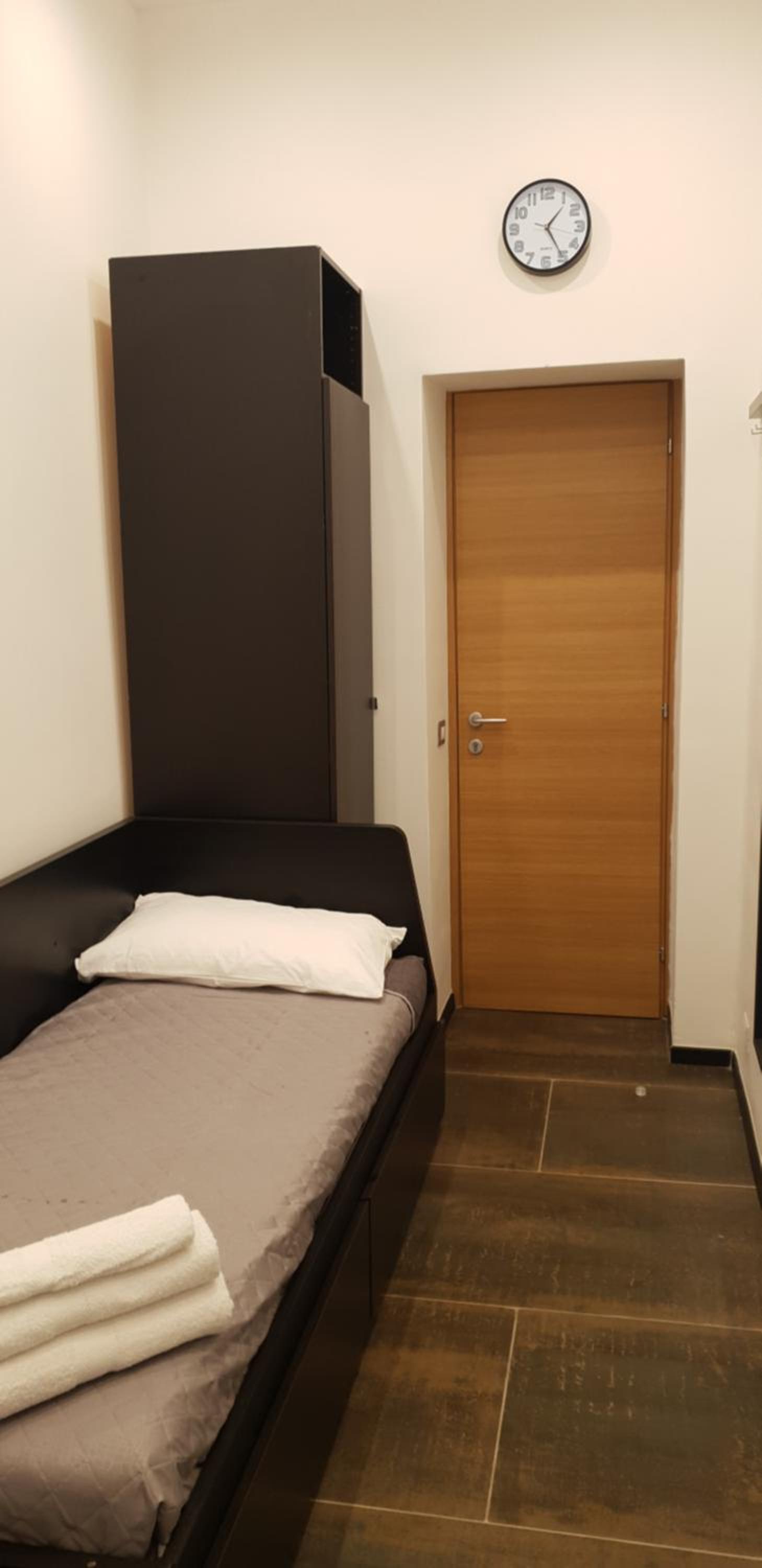 Single Room with Shared Bathroom