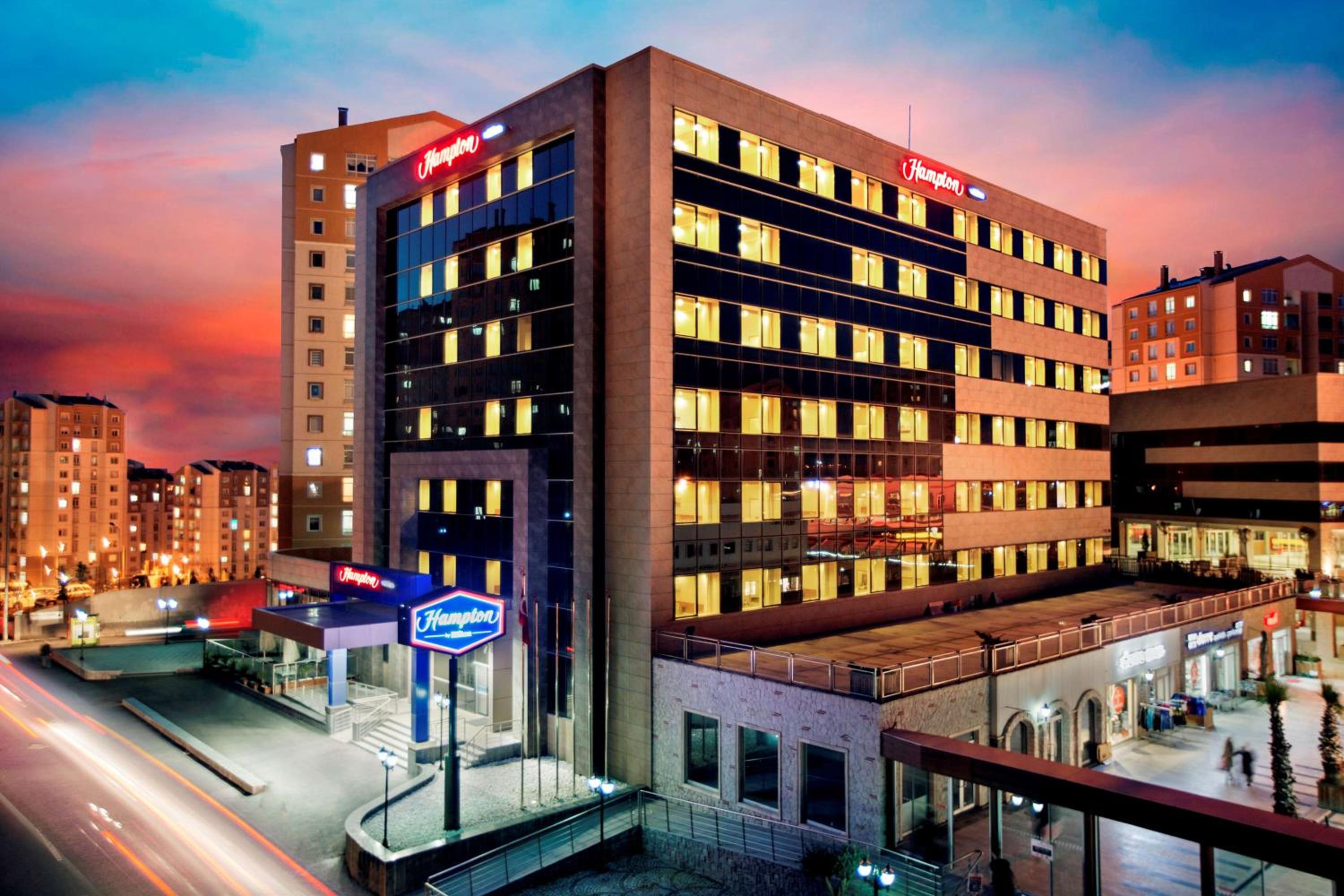 Queen Accessible Room NS