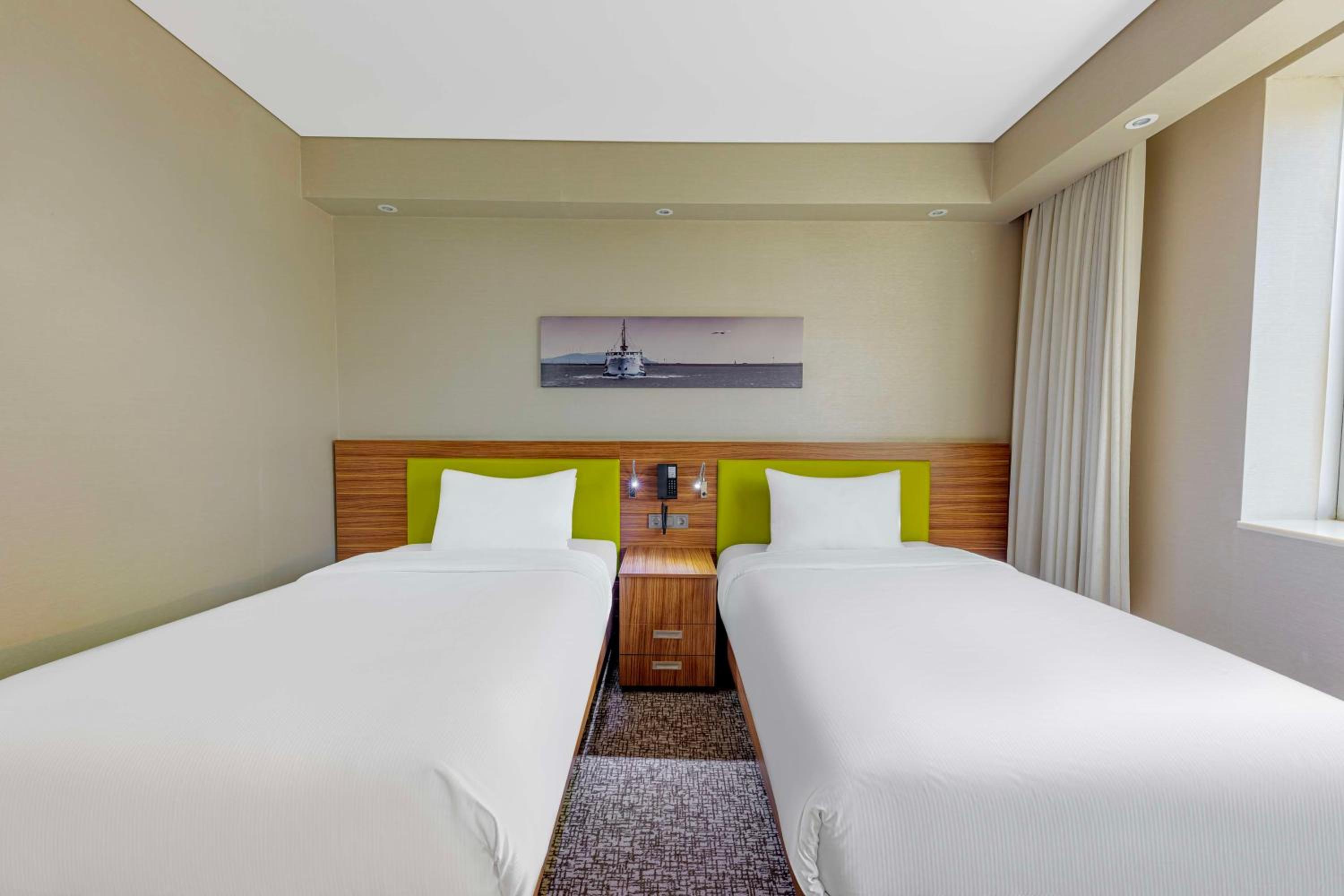 Twin Room - Non-Smoking