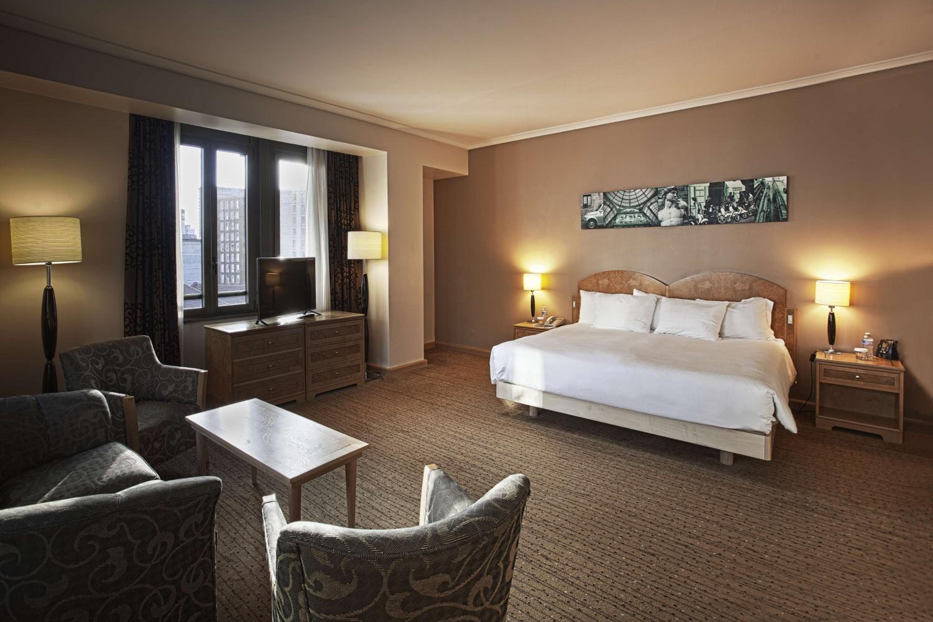 Deluxe King Room