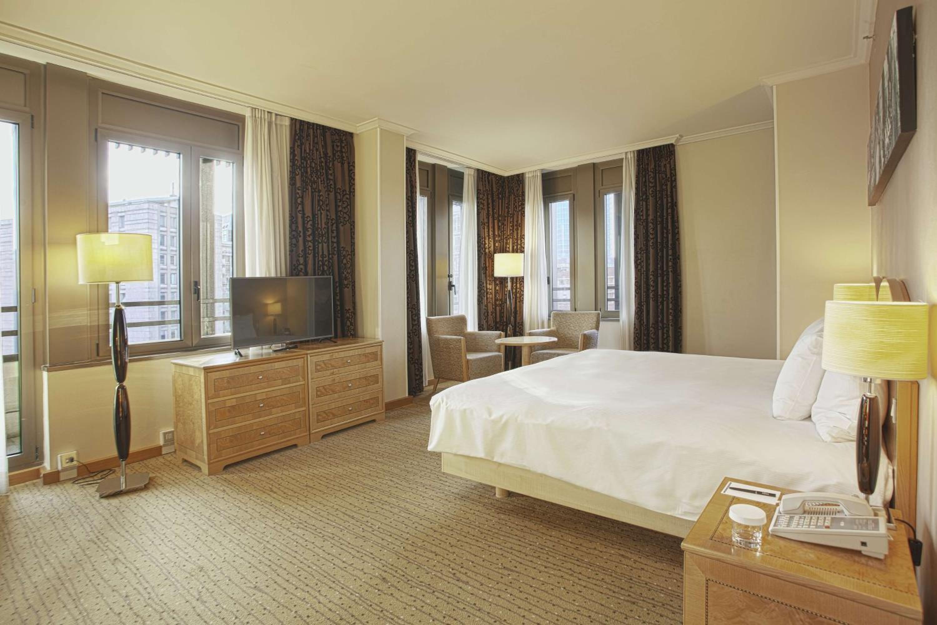 Deluxe King Room