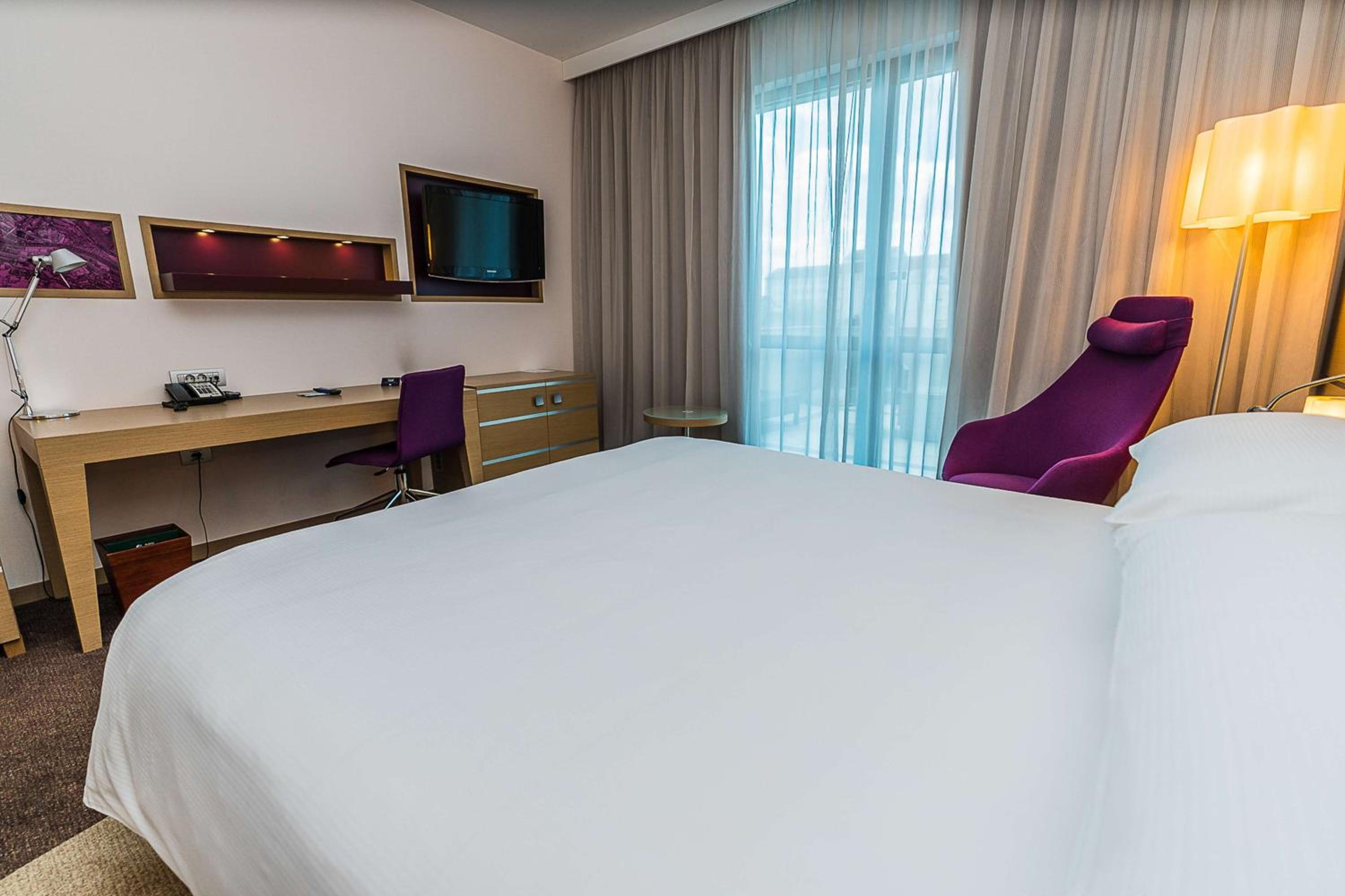 King Deluxe Room with Terrace - Photo 2
