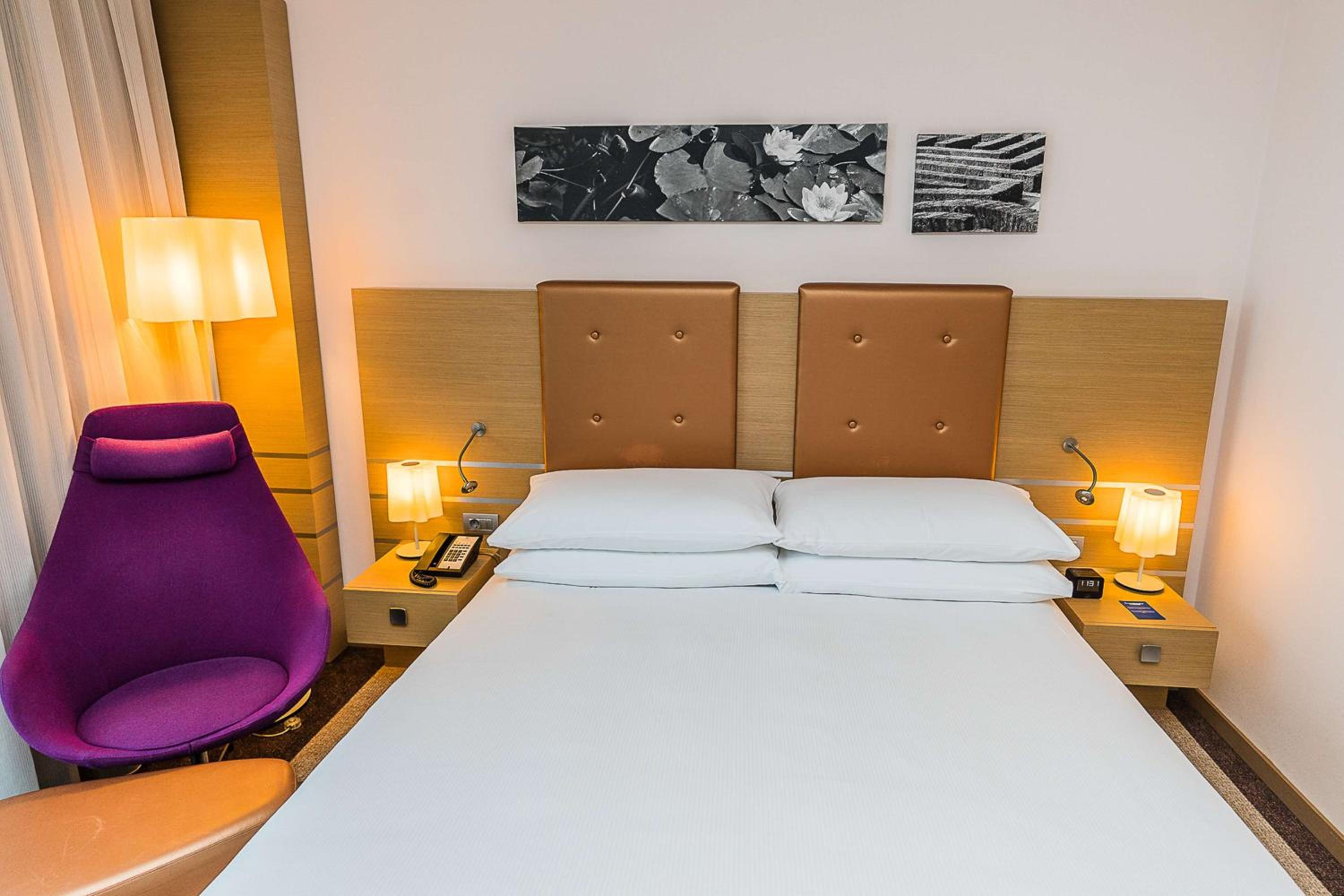 King Deluxe Room with Terrace - Photo 1