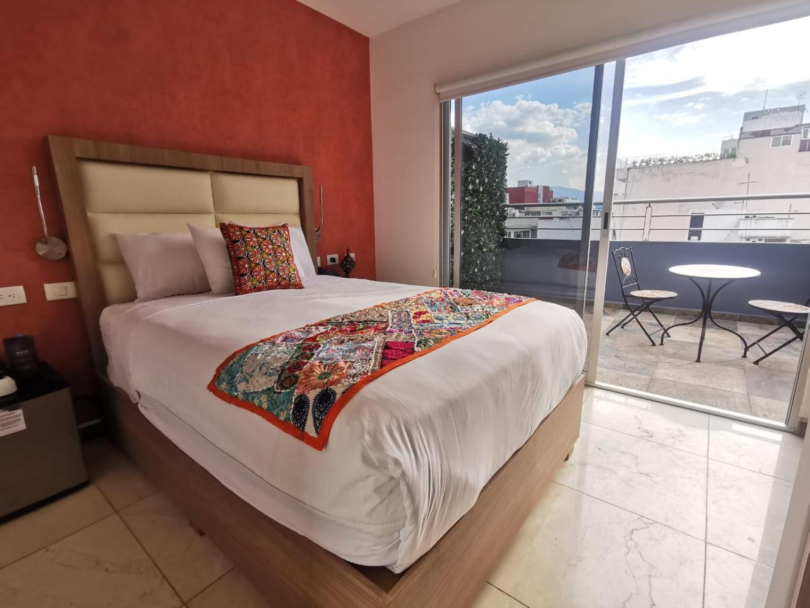 Standard Queen Room