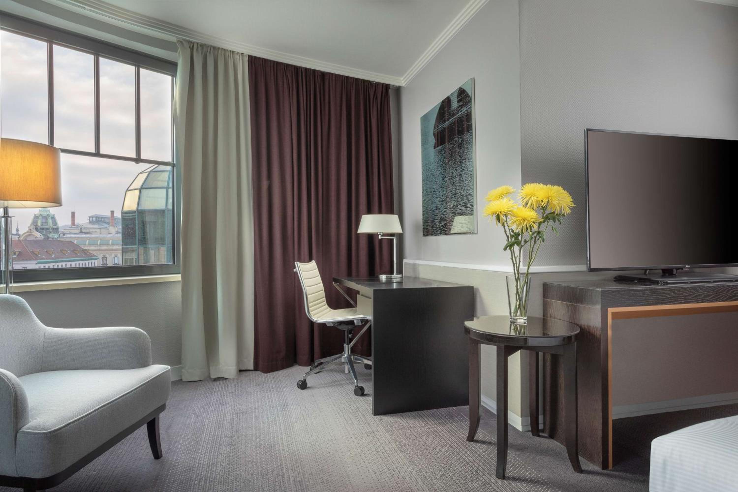 Superior King Room