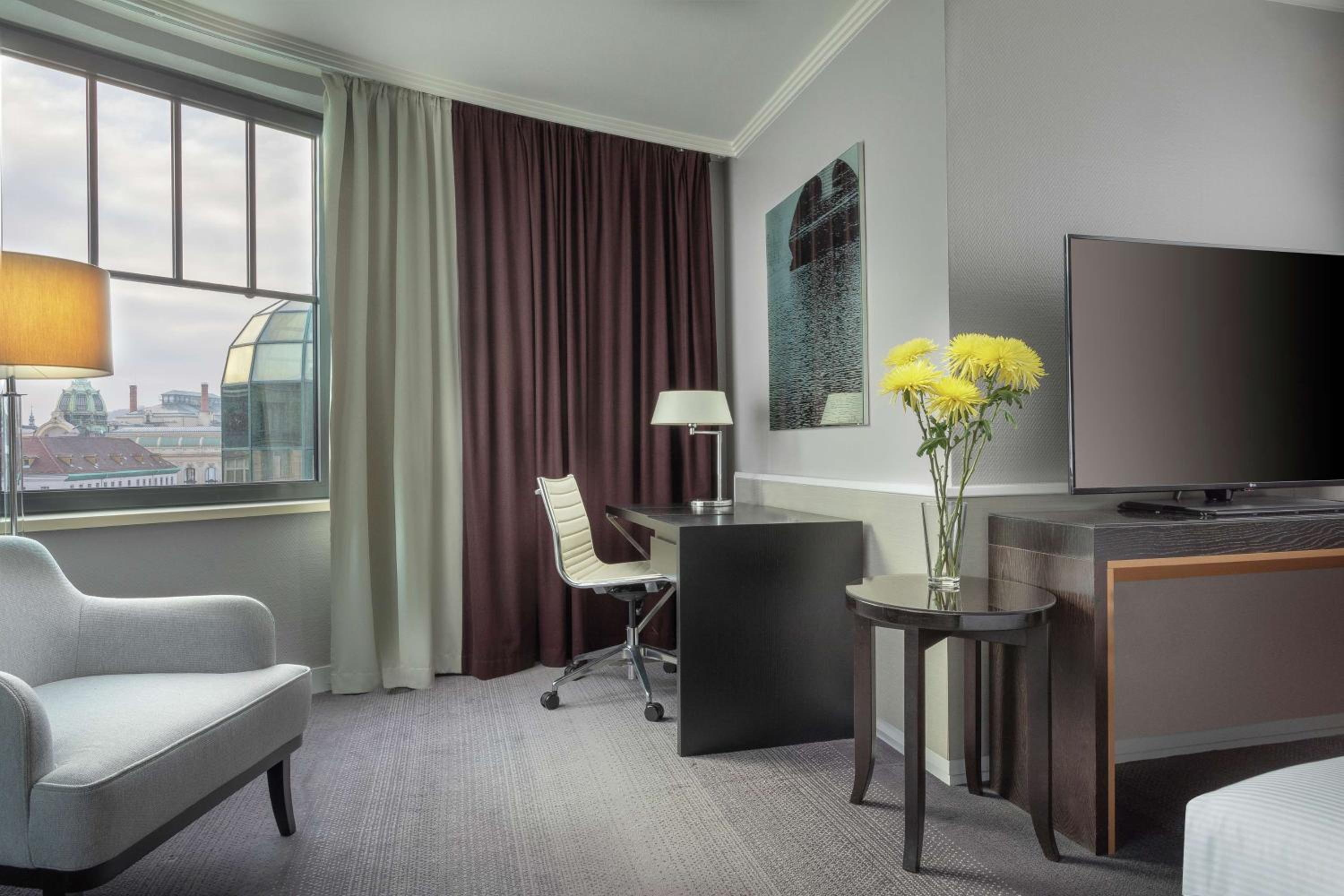 Superior King Room