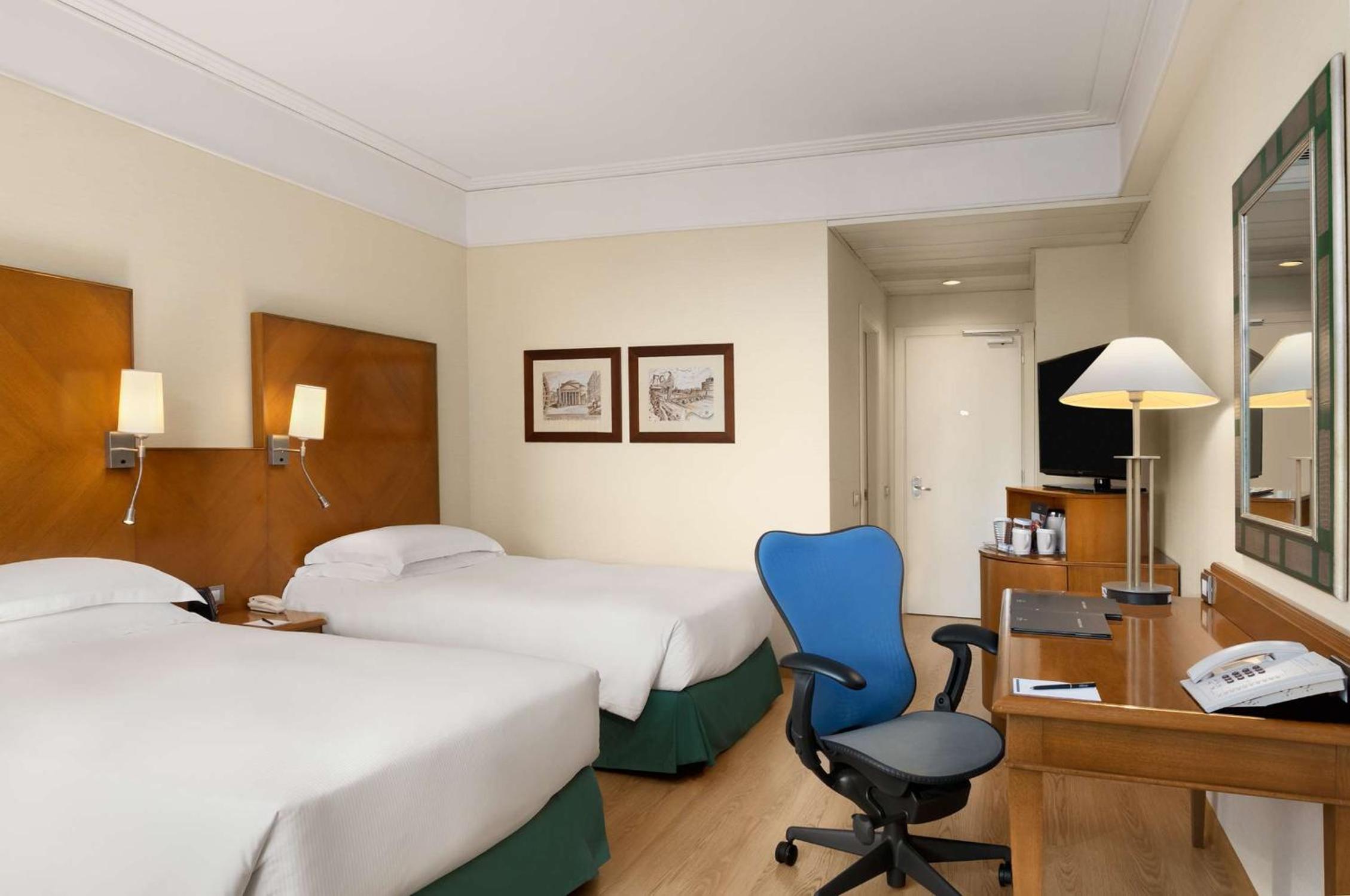 Twin Room - Photo 1