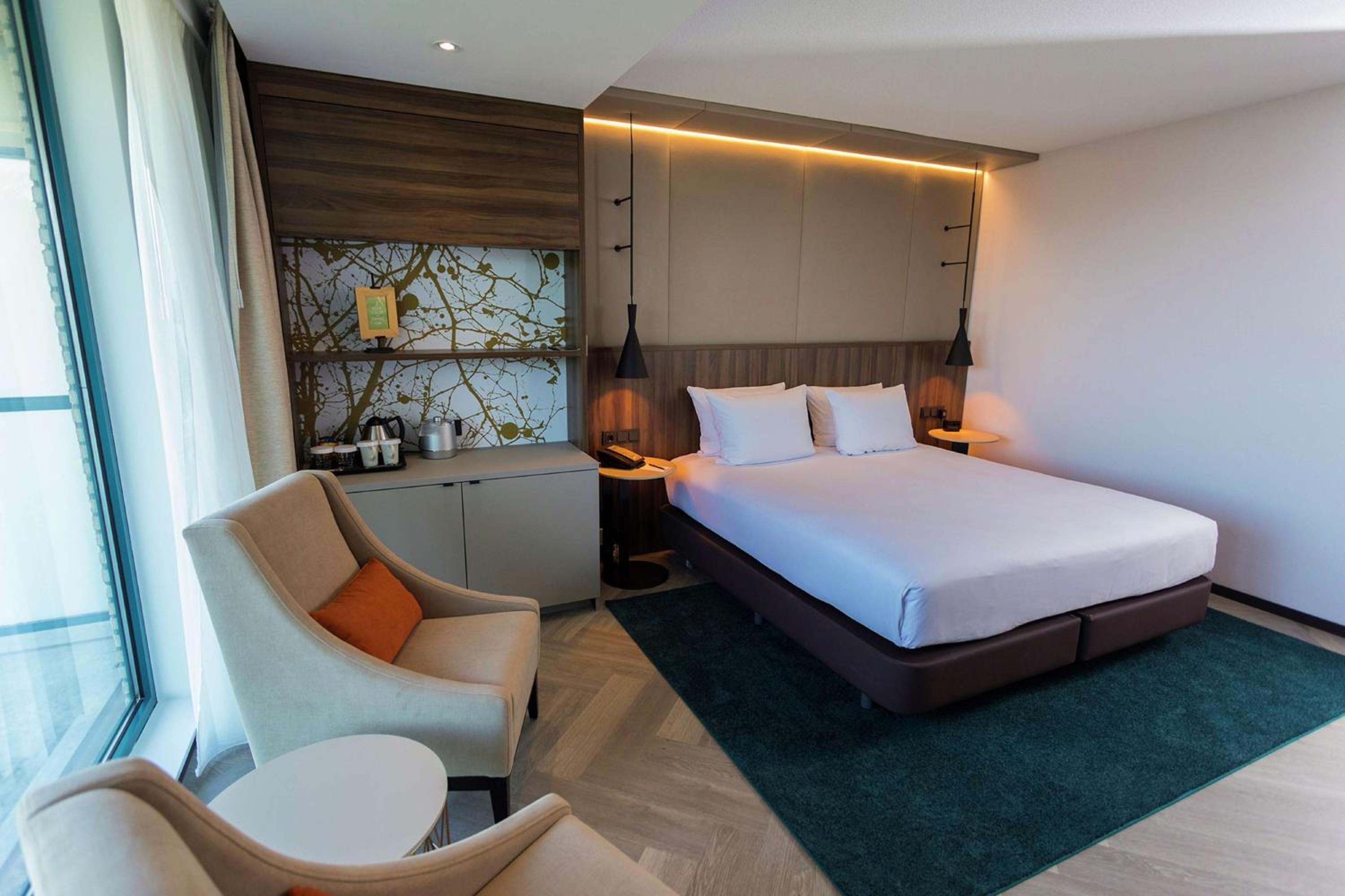 Deluxe King Room - Photo 2