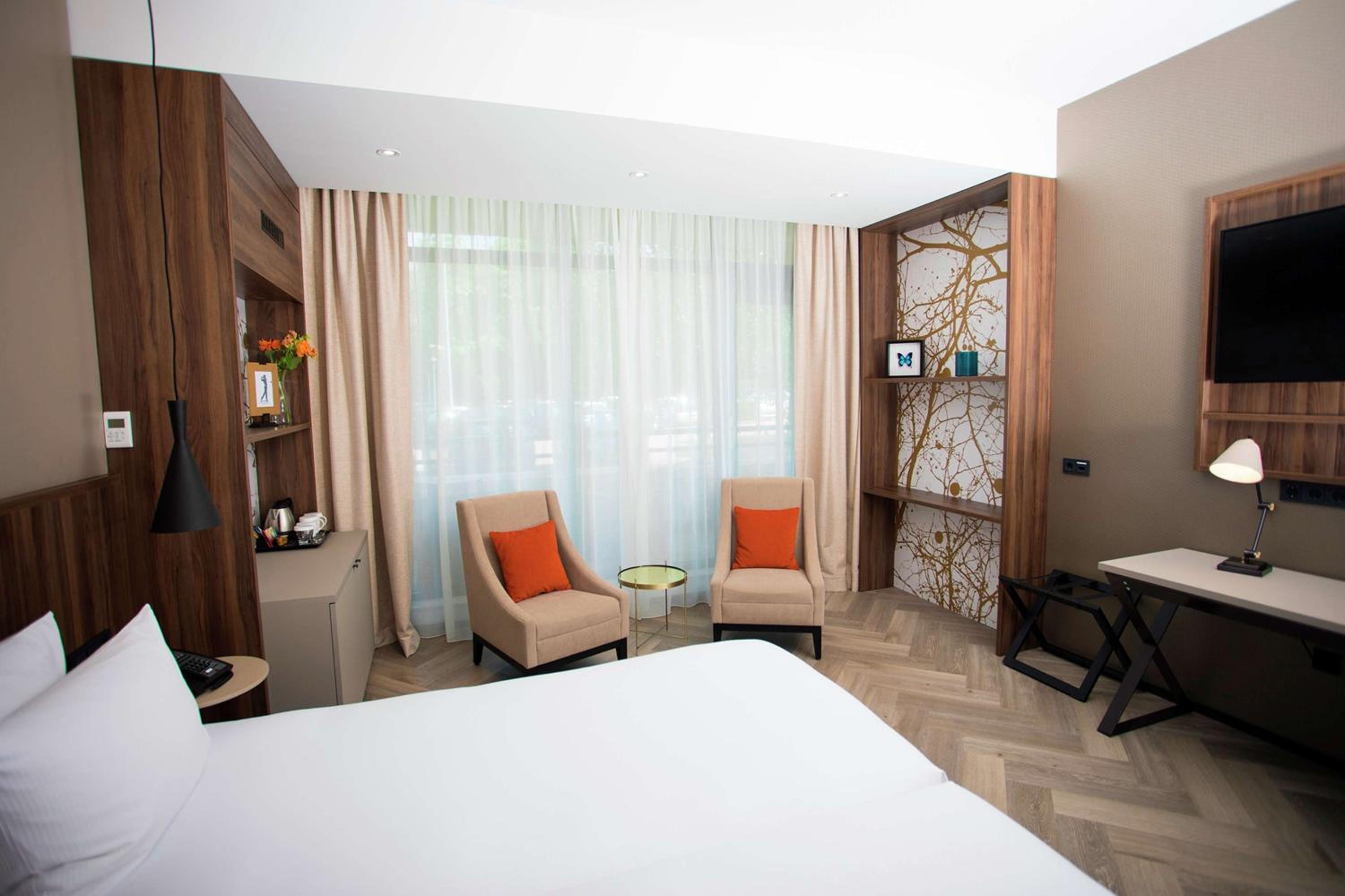 Twin Room - Photo 2