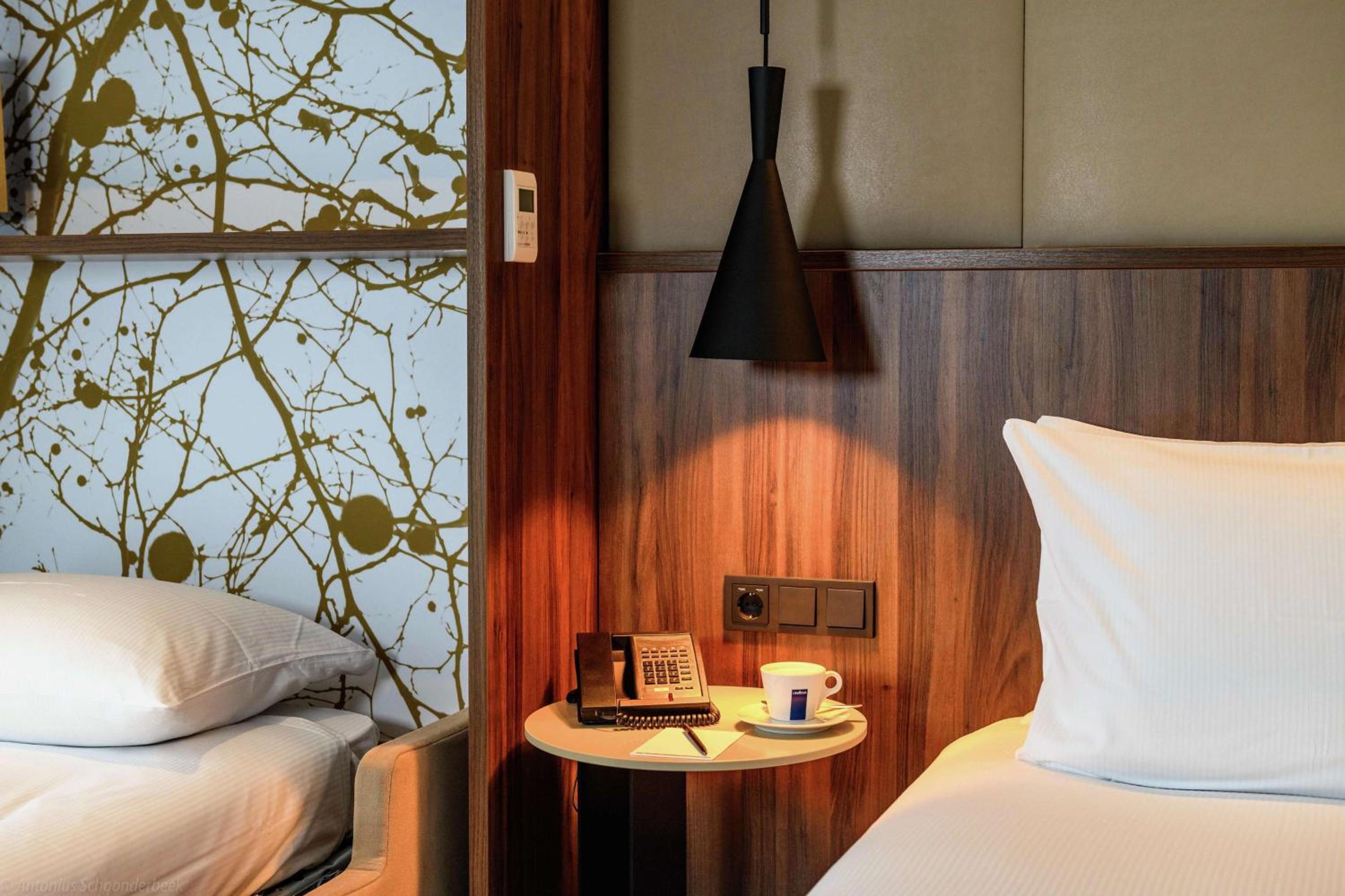 Deluxe Twin Room with Sofa bed - Photo 4