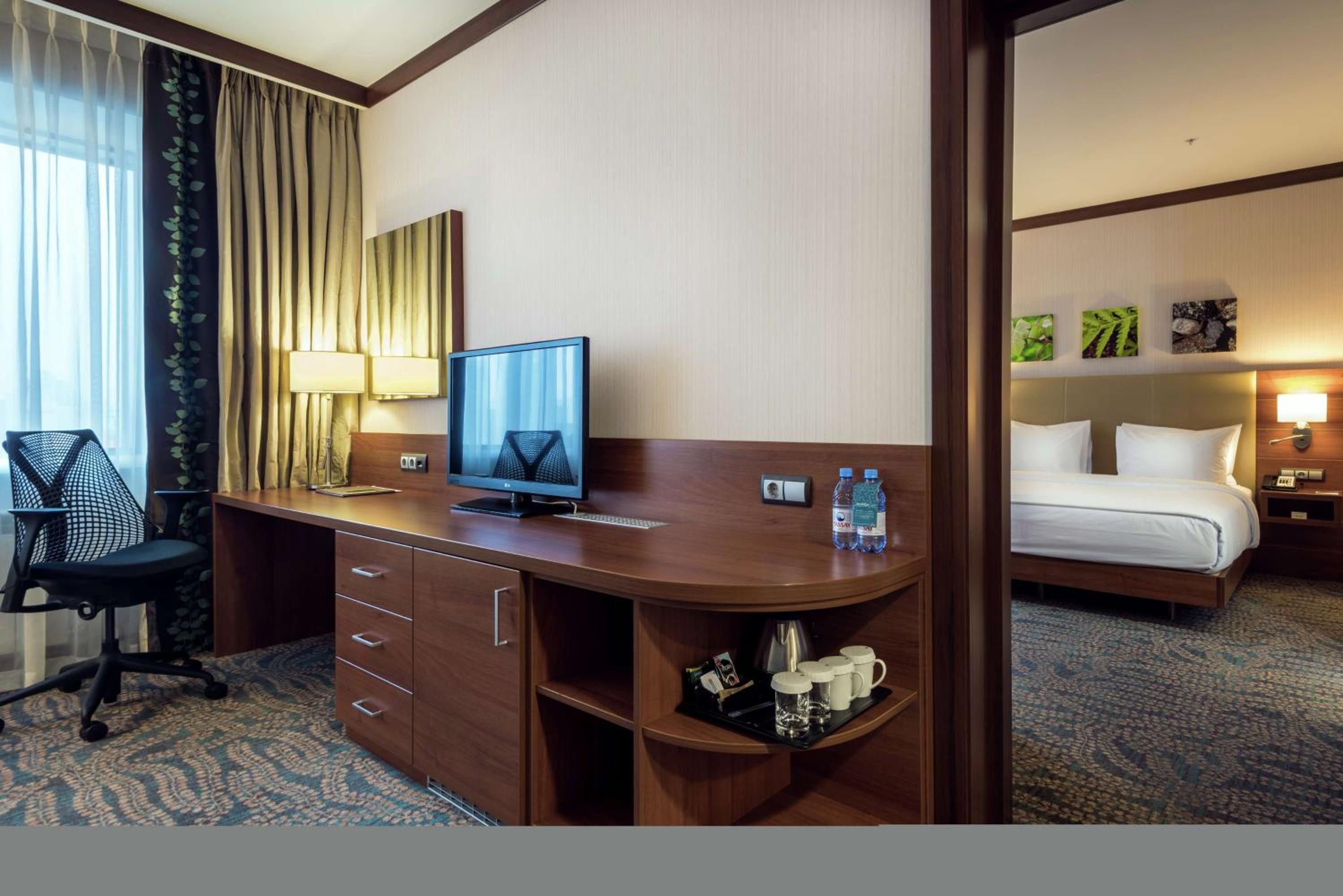 One-Bedroom King Suite