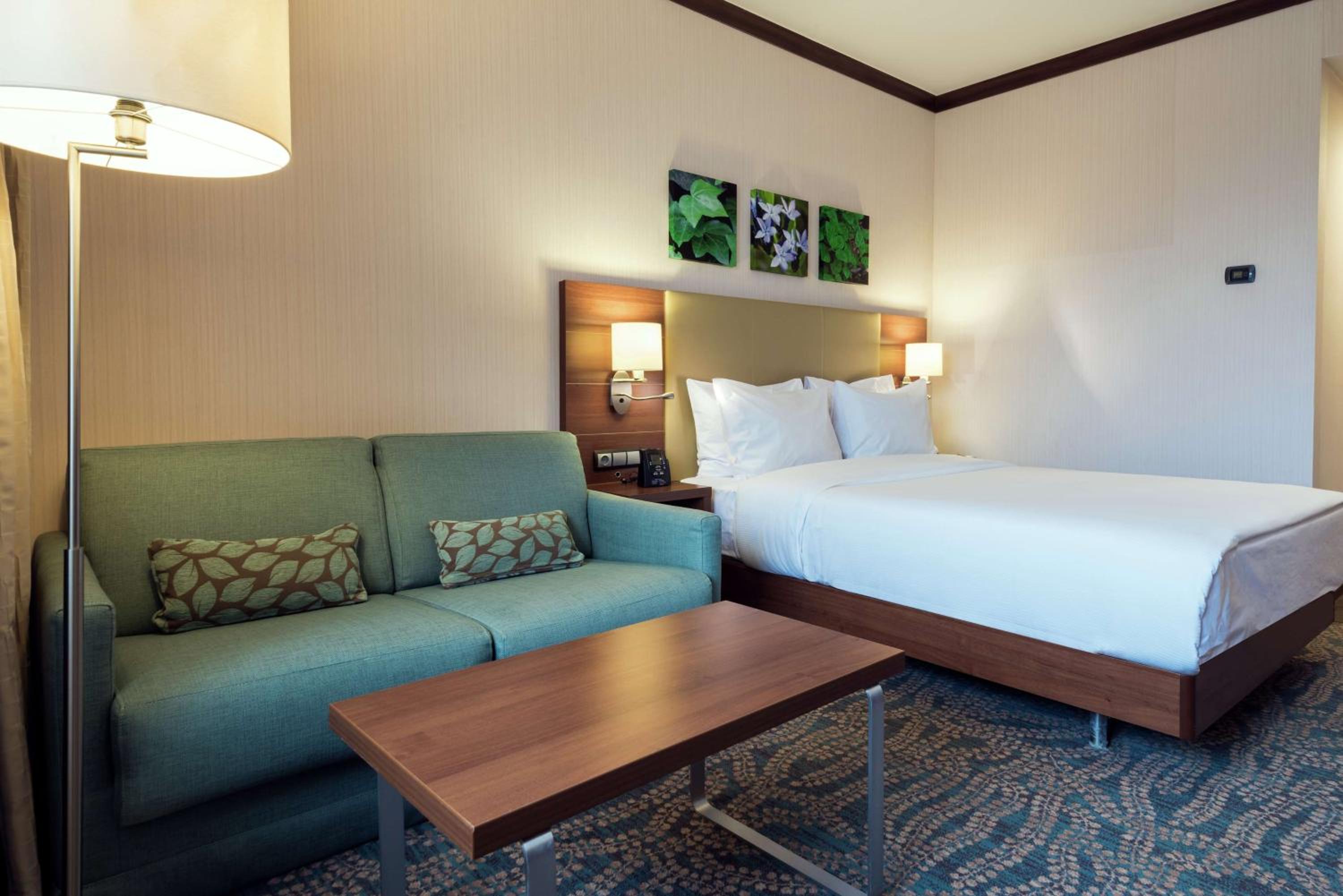 Queen Room