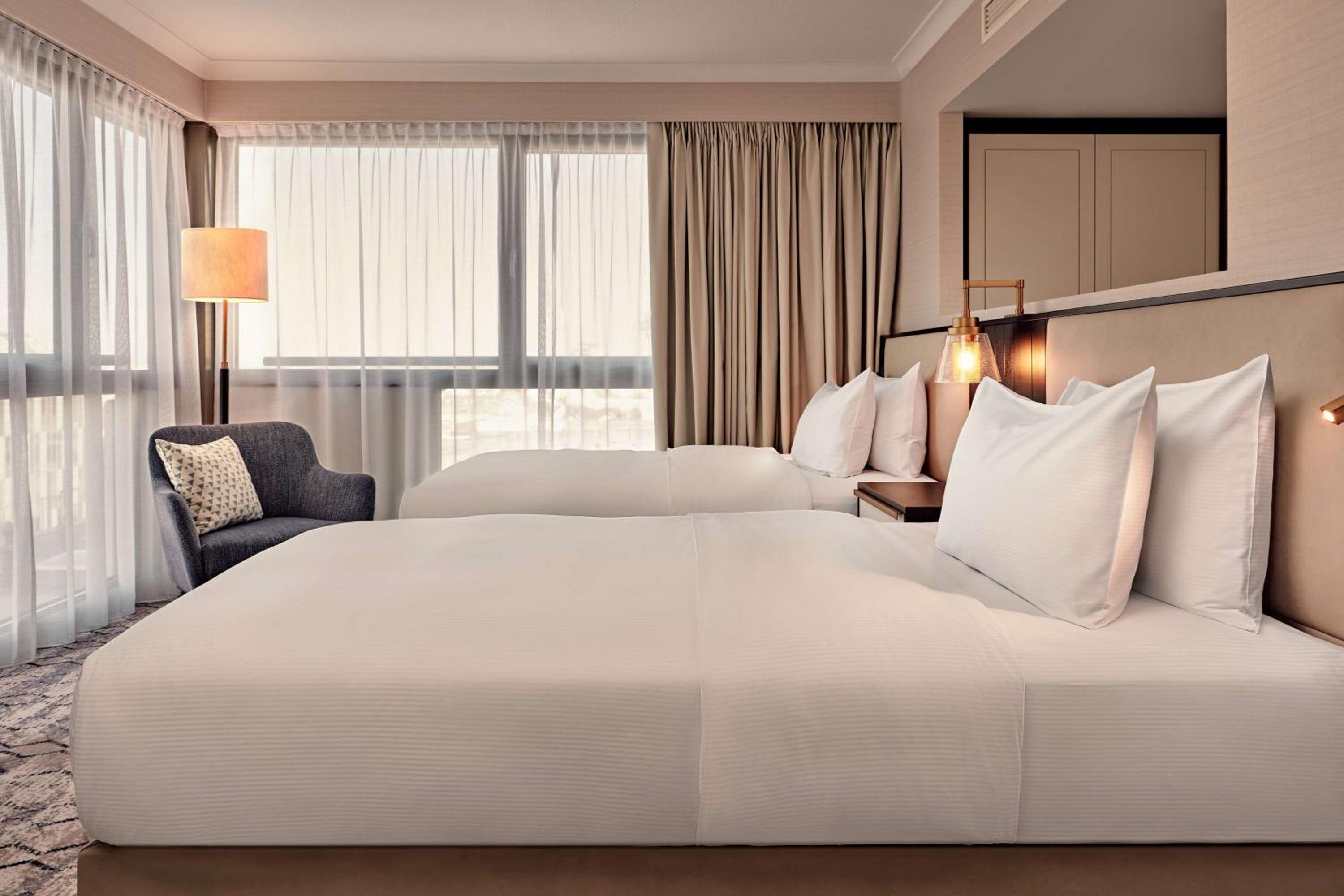 Junior Suite with Two Twin Beds, Panoramic View and Lounge Access photo 1