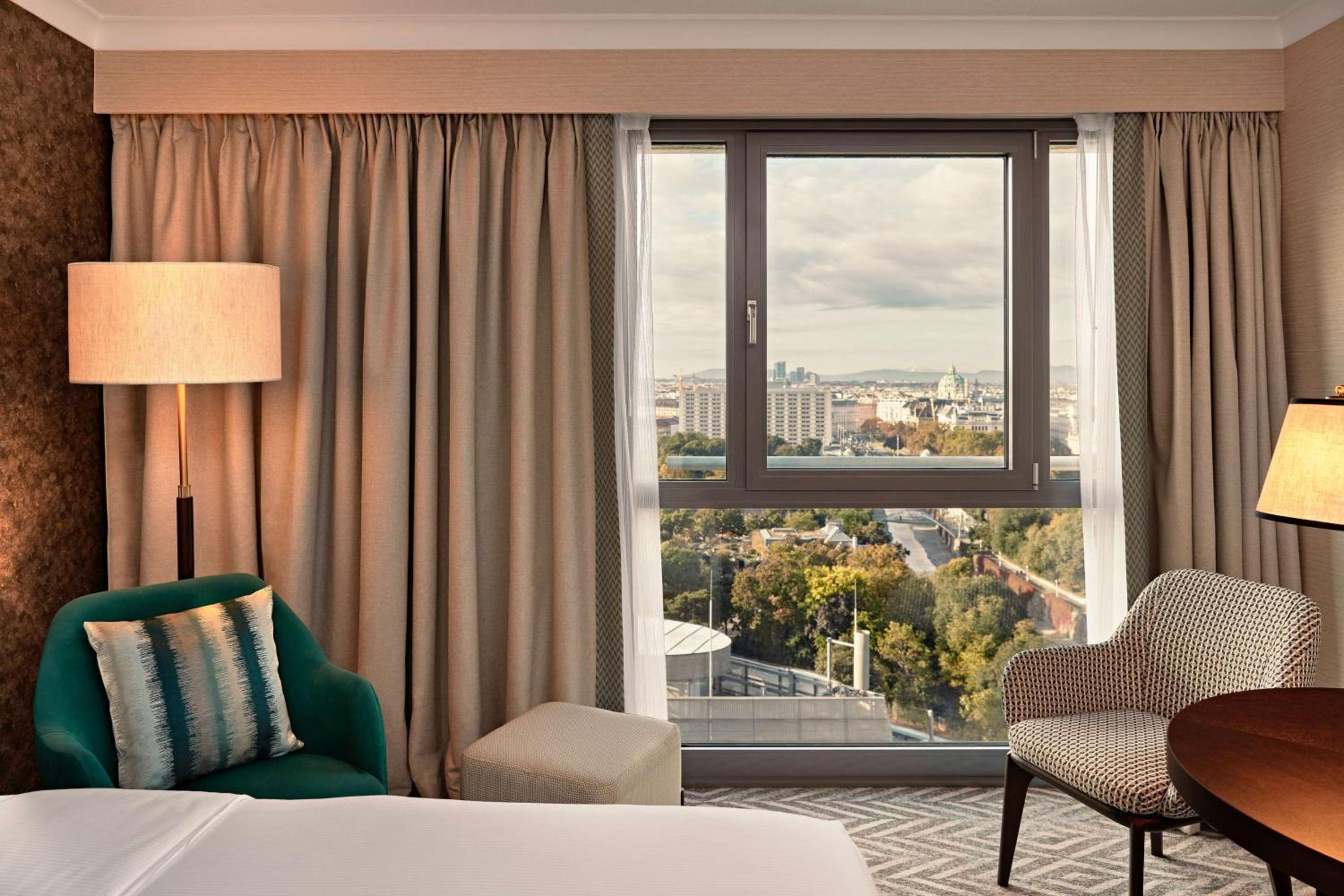 Twin Room with Panoramic View - Photo 4