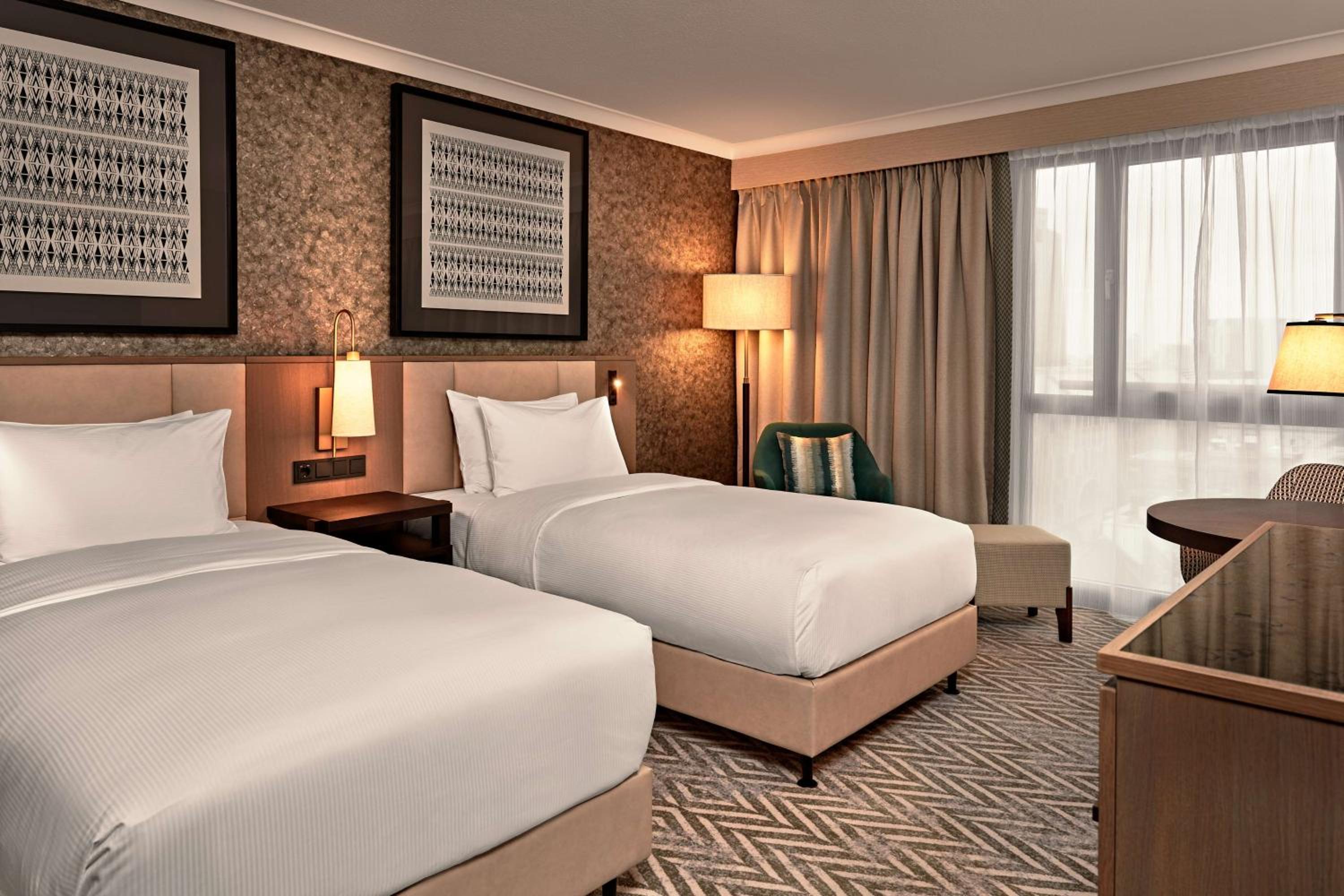 Twin Room with Panoramic View - Photo 1