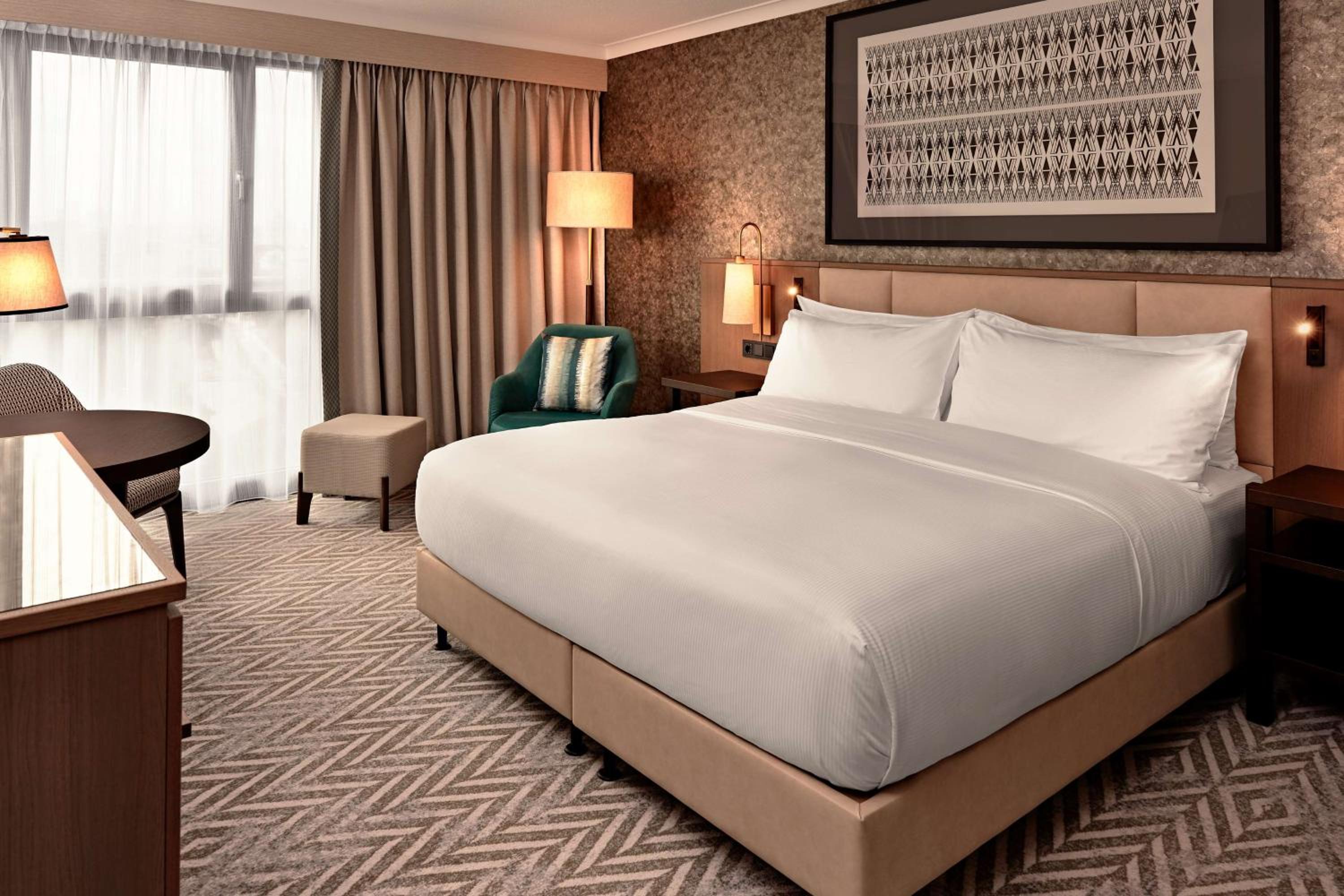 King Room with Panoramic View - Photo 3