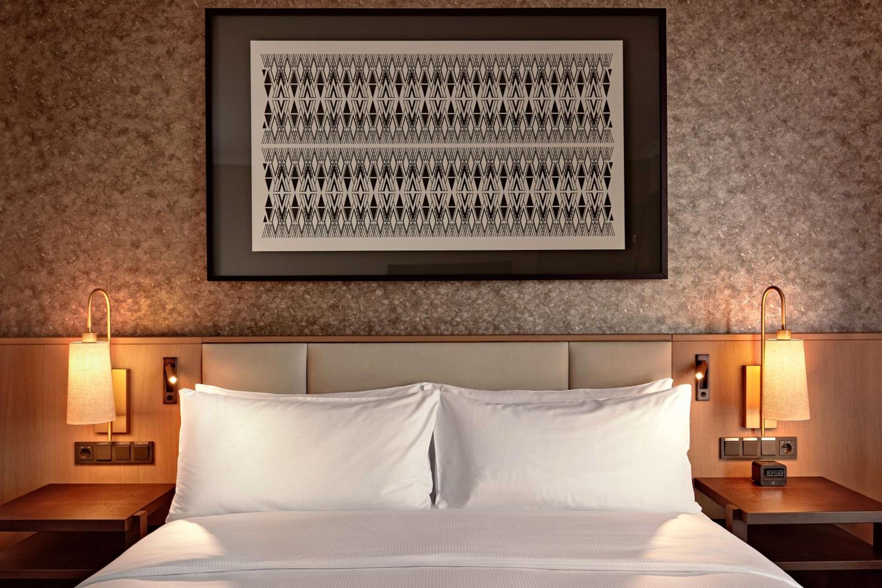 Corner King Room - Photo 11