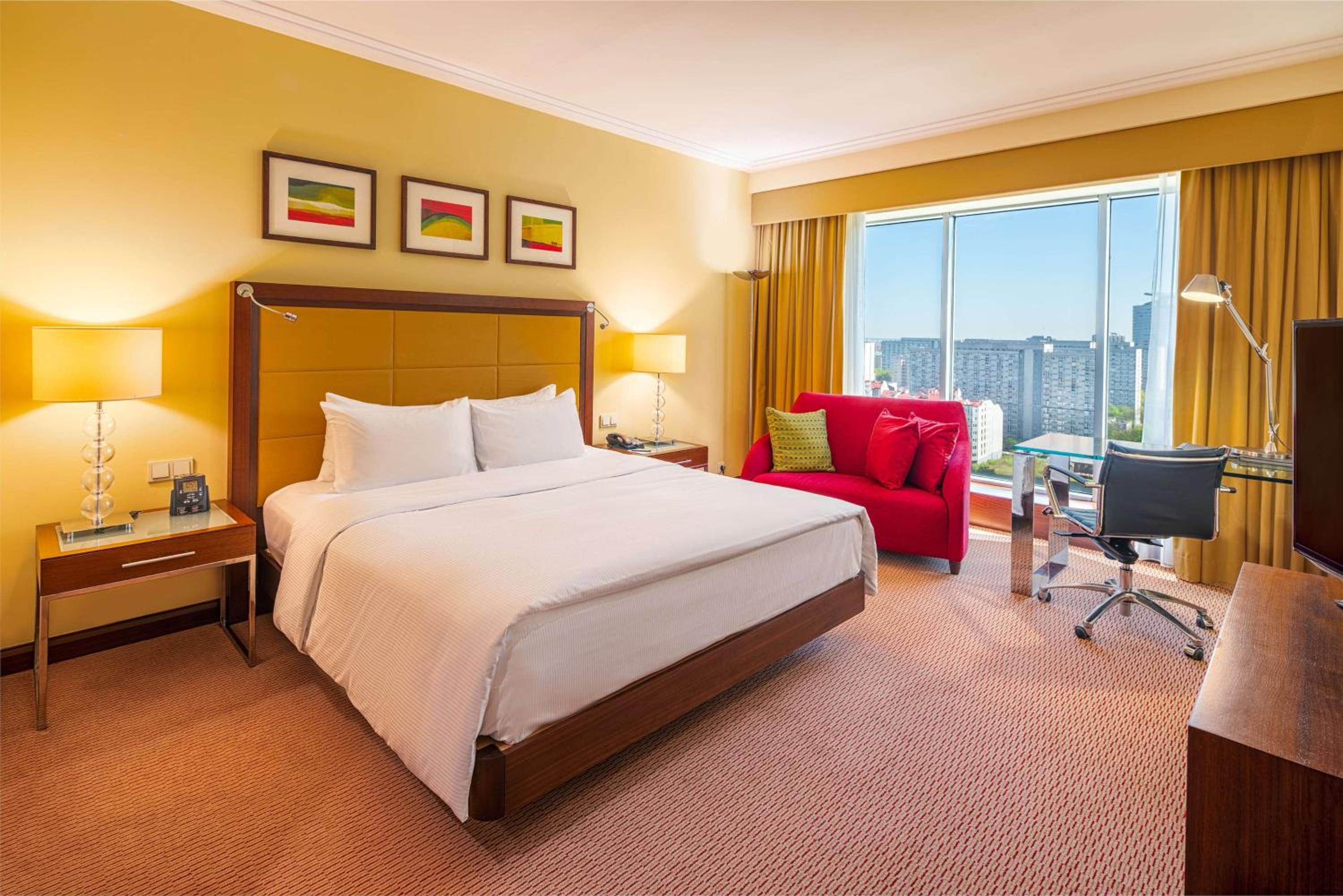 King Guest Room - Photo 1