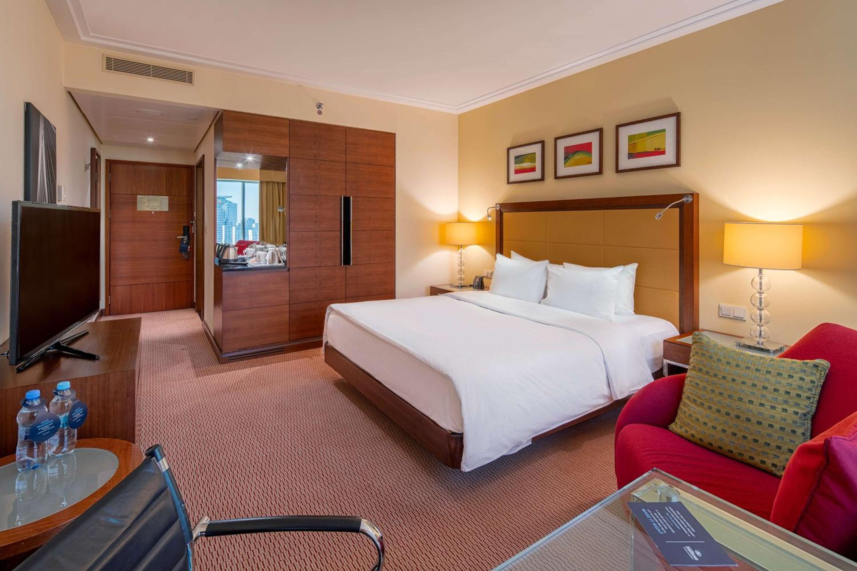 King Guest Room - Photo 2