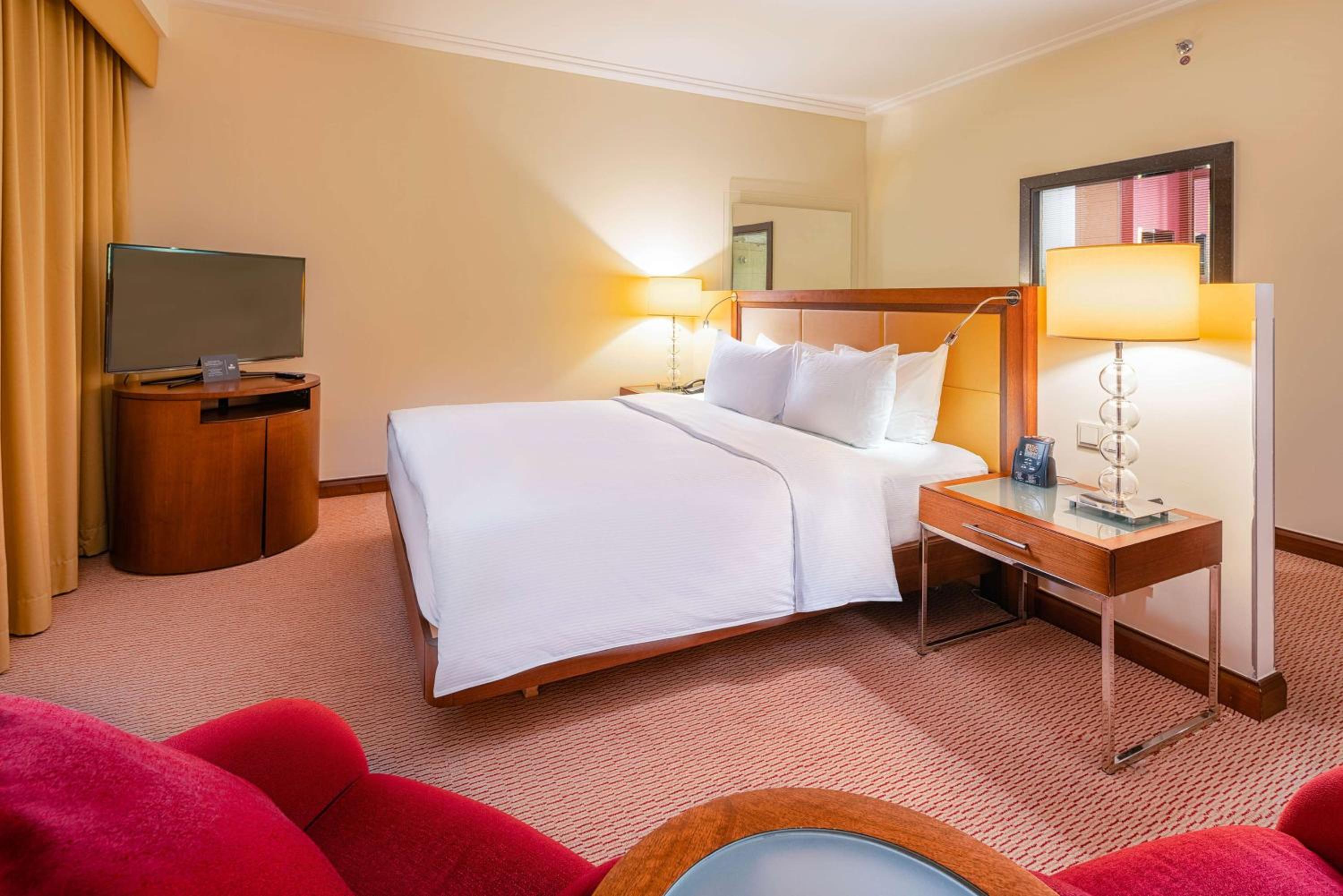 King Deluxe Business Room - Photo 1
