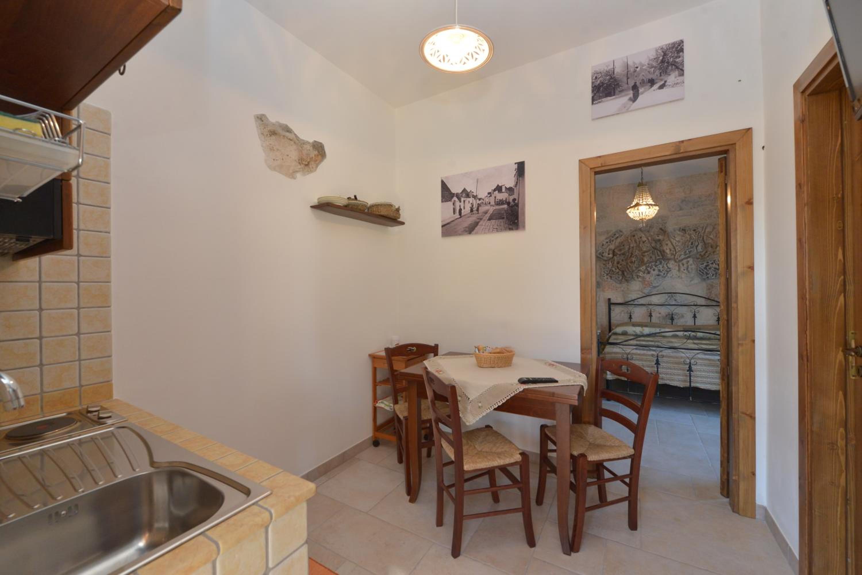 One-Bedroom Apartment (3 Adults) photo 3