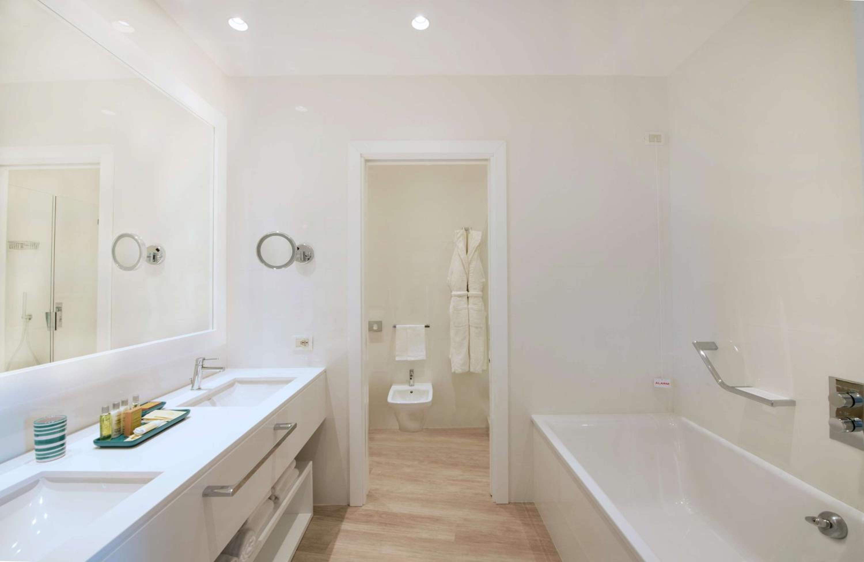 Junior Suite with Sea View thumbnail 5