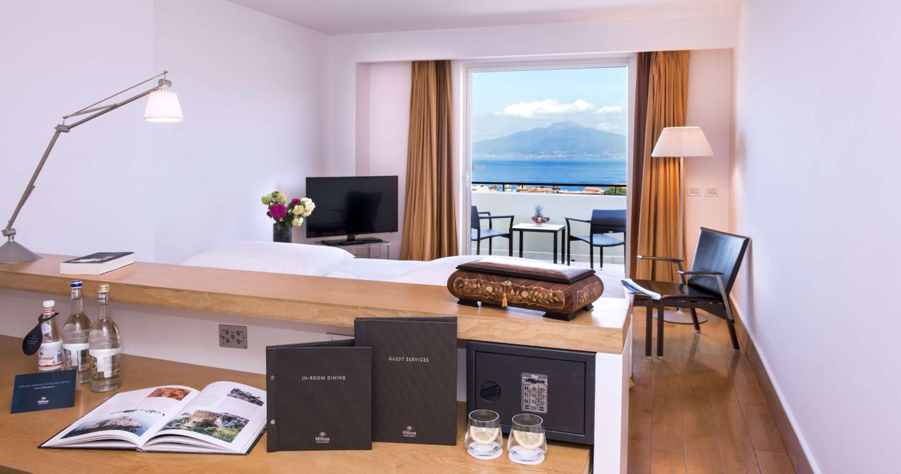 Executive King Room with Sea View thumbnail 6
