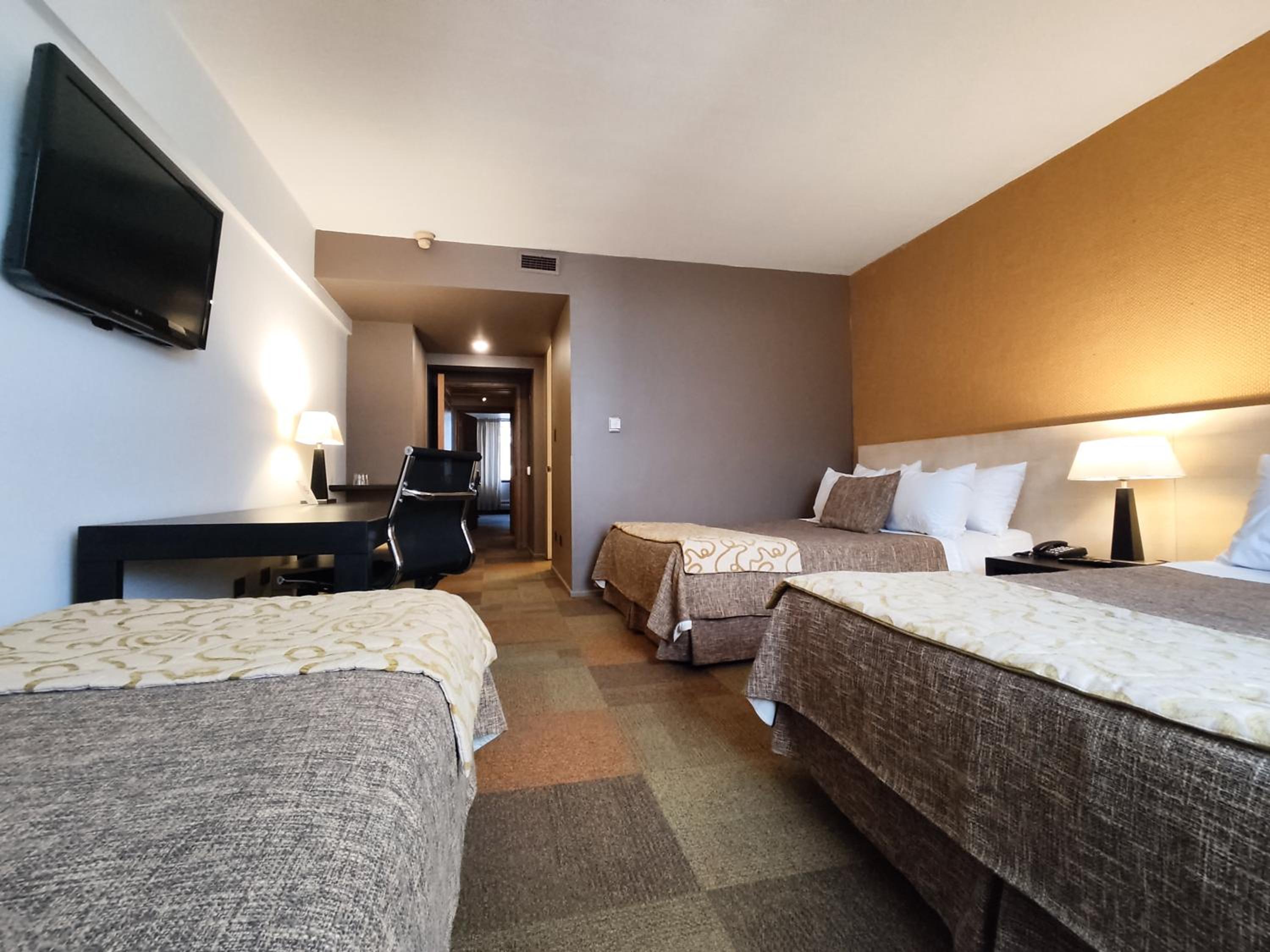 Superior Triple Room - Photo 8