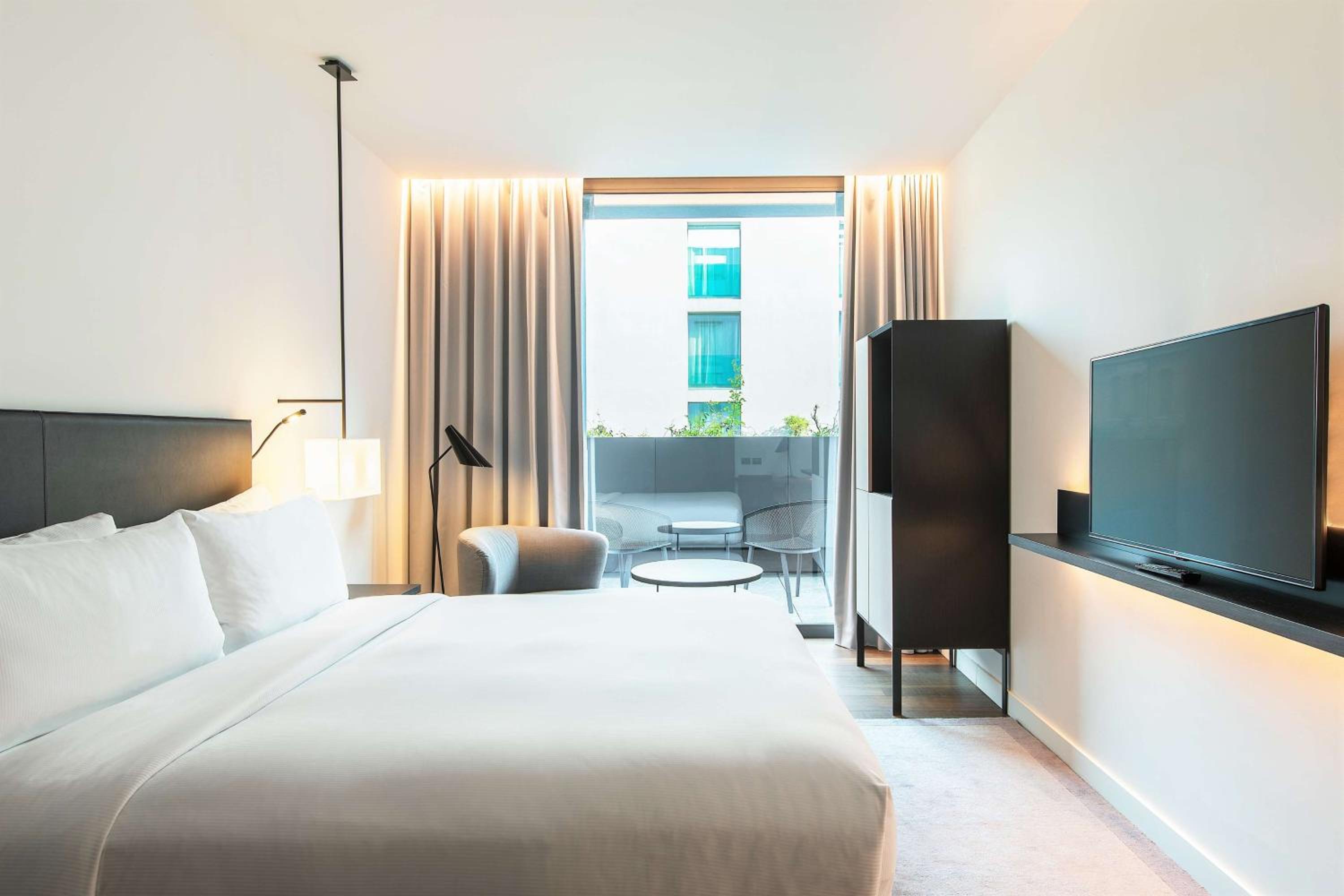 Deluxe King Room with Patio