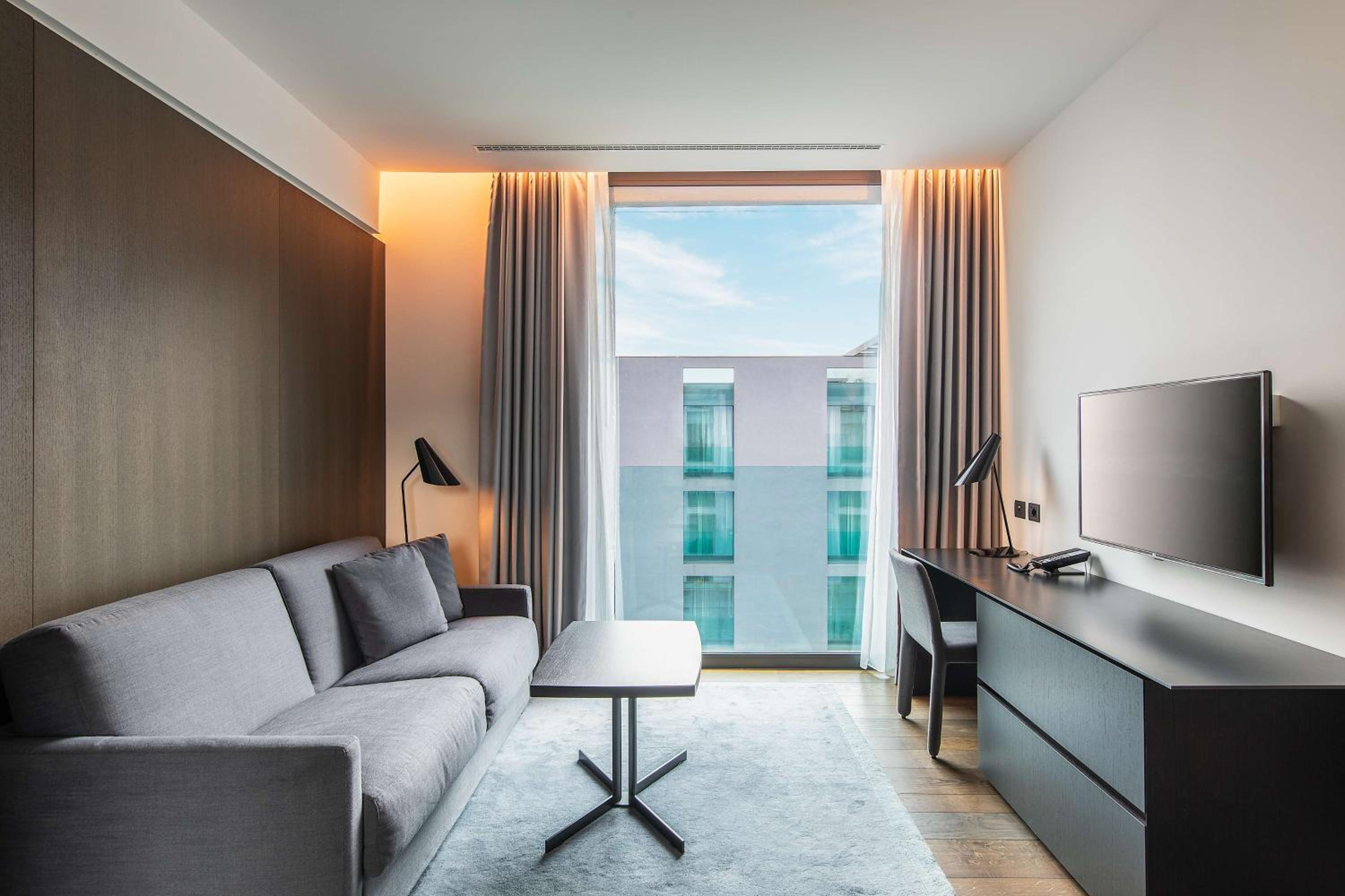 Suite with Balcony and Lake View