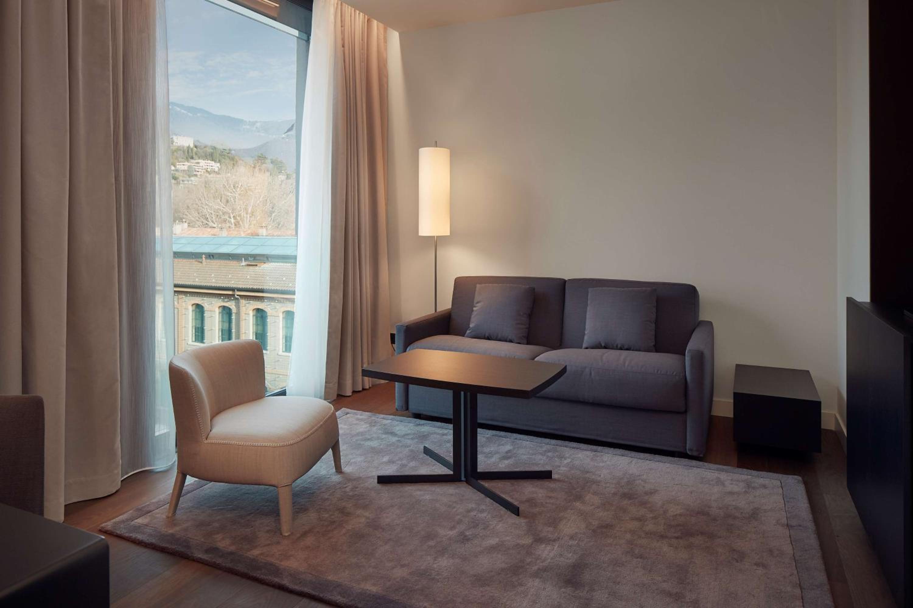 Deluxe King Family Room