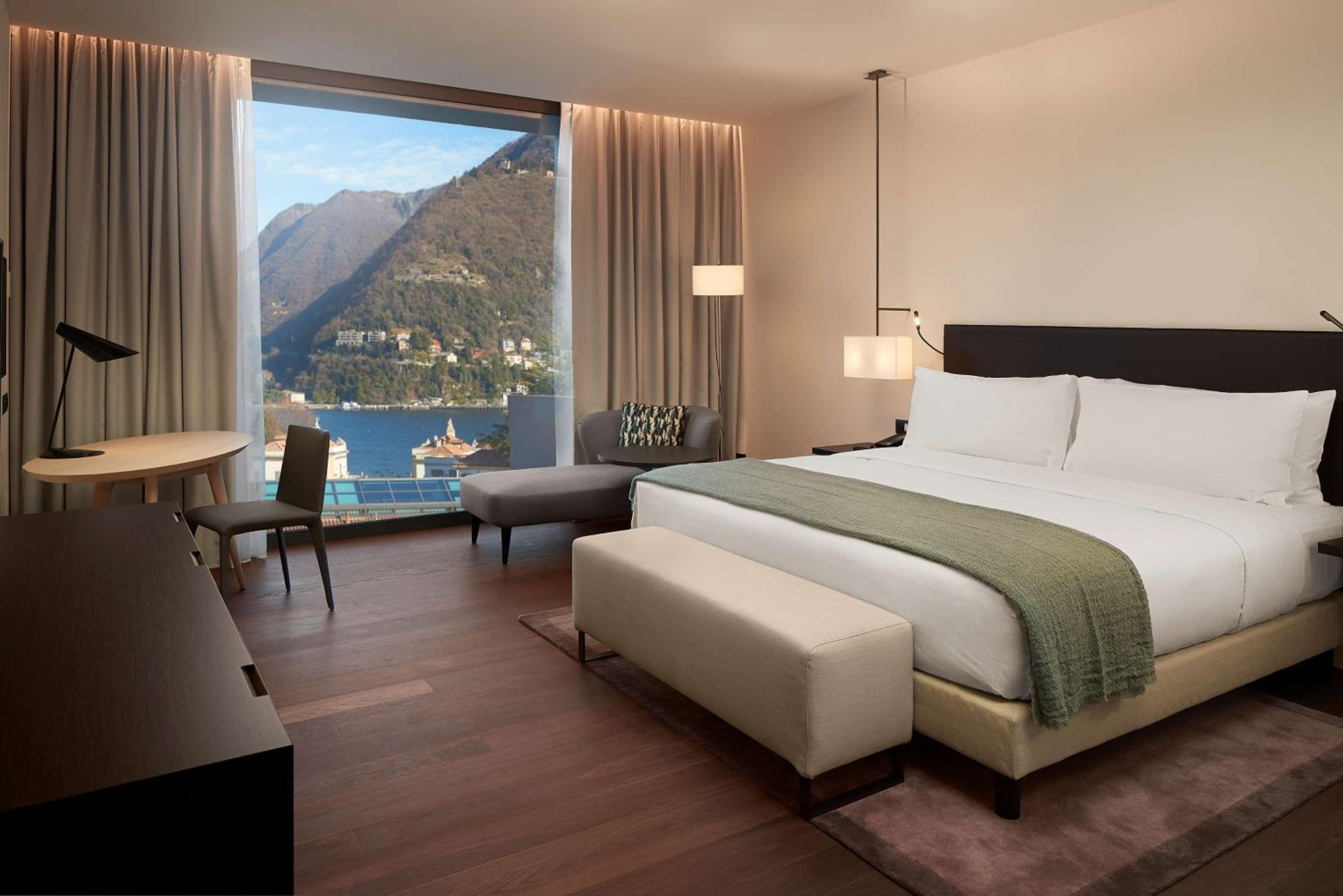 Premium King Room with Lake View
