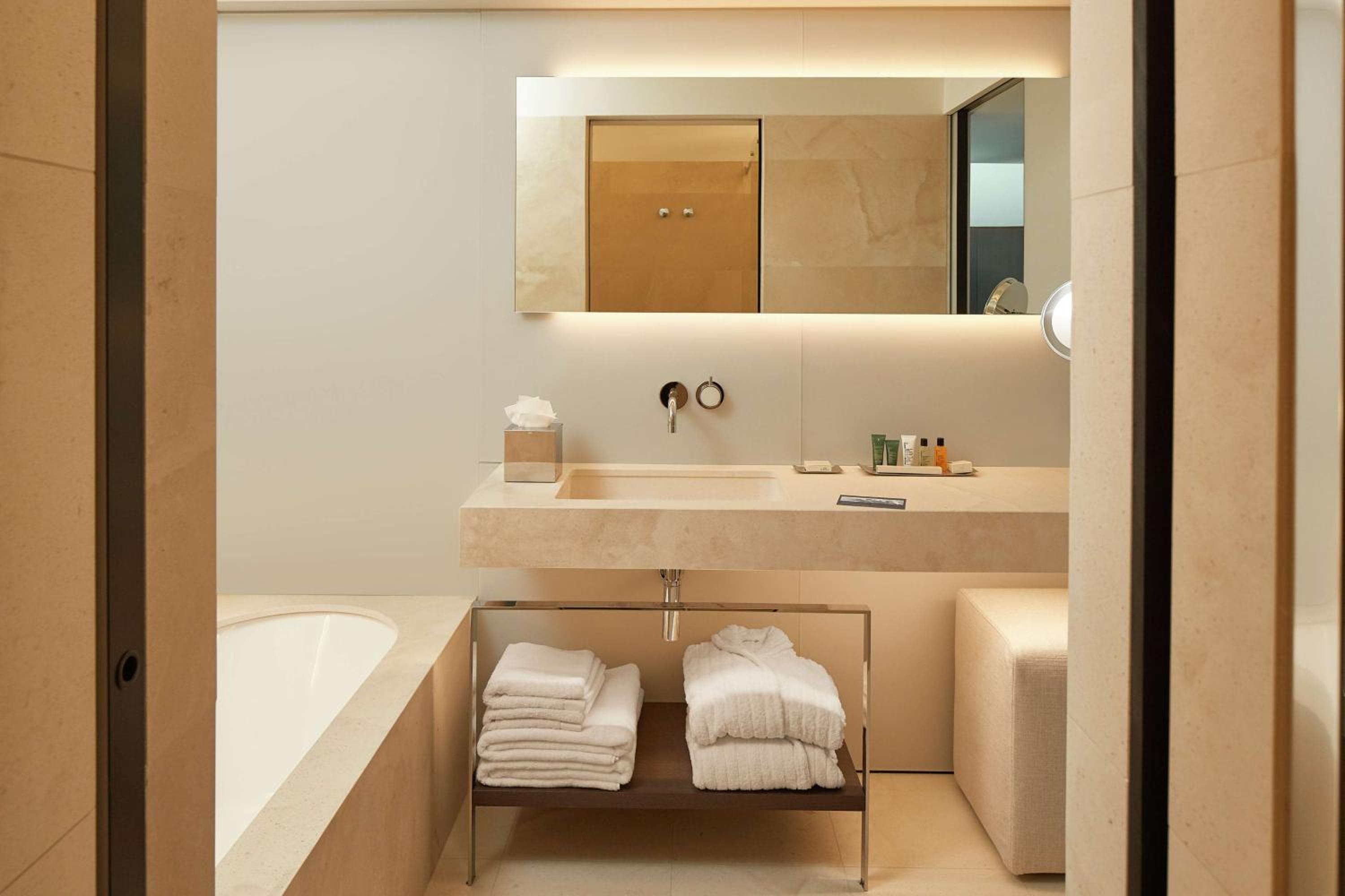 Loft Suite thumbnail 6