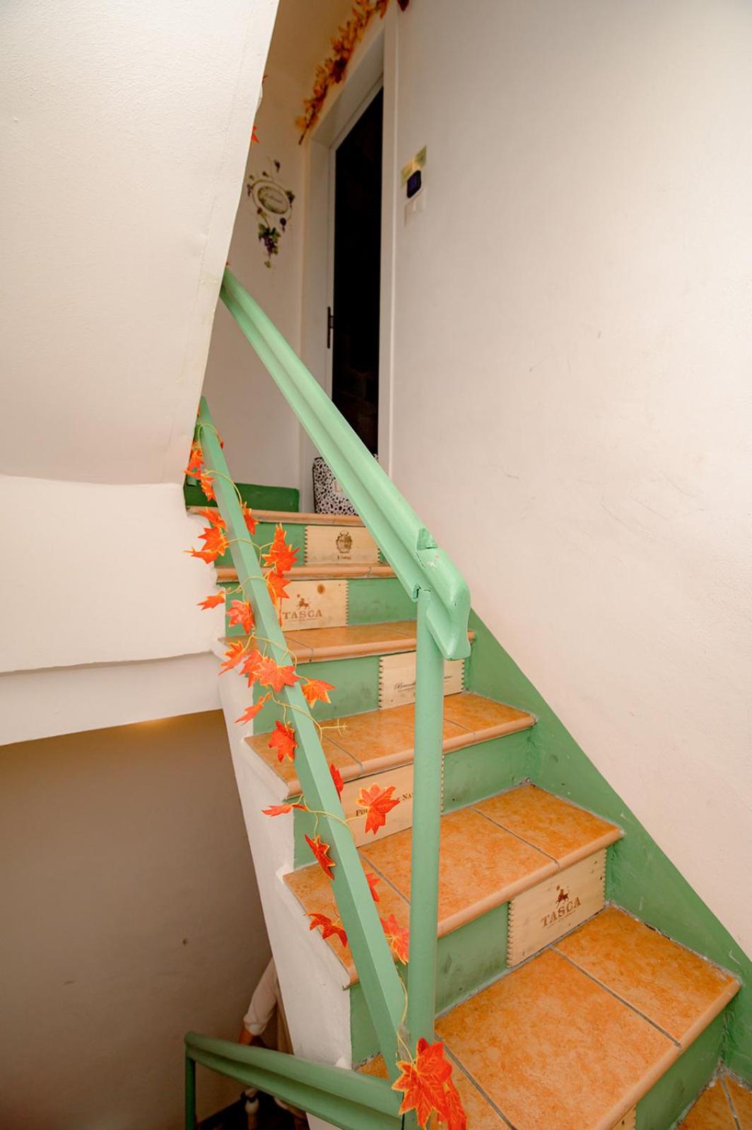Studio Apartment - Photo 22