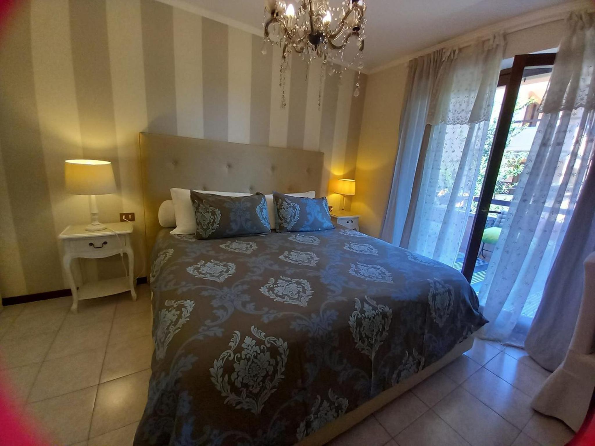 Apartment with Terrace - Photo 34