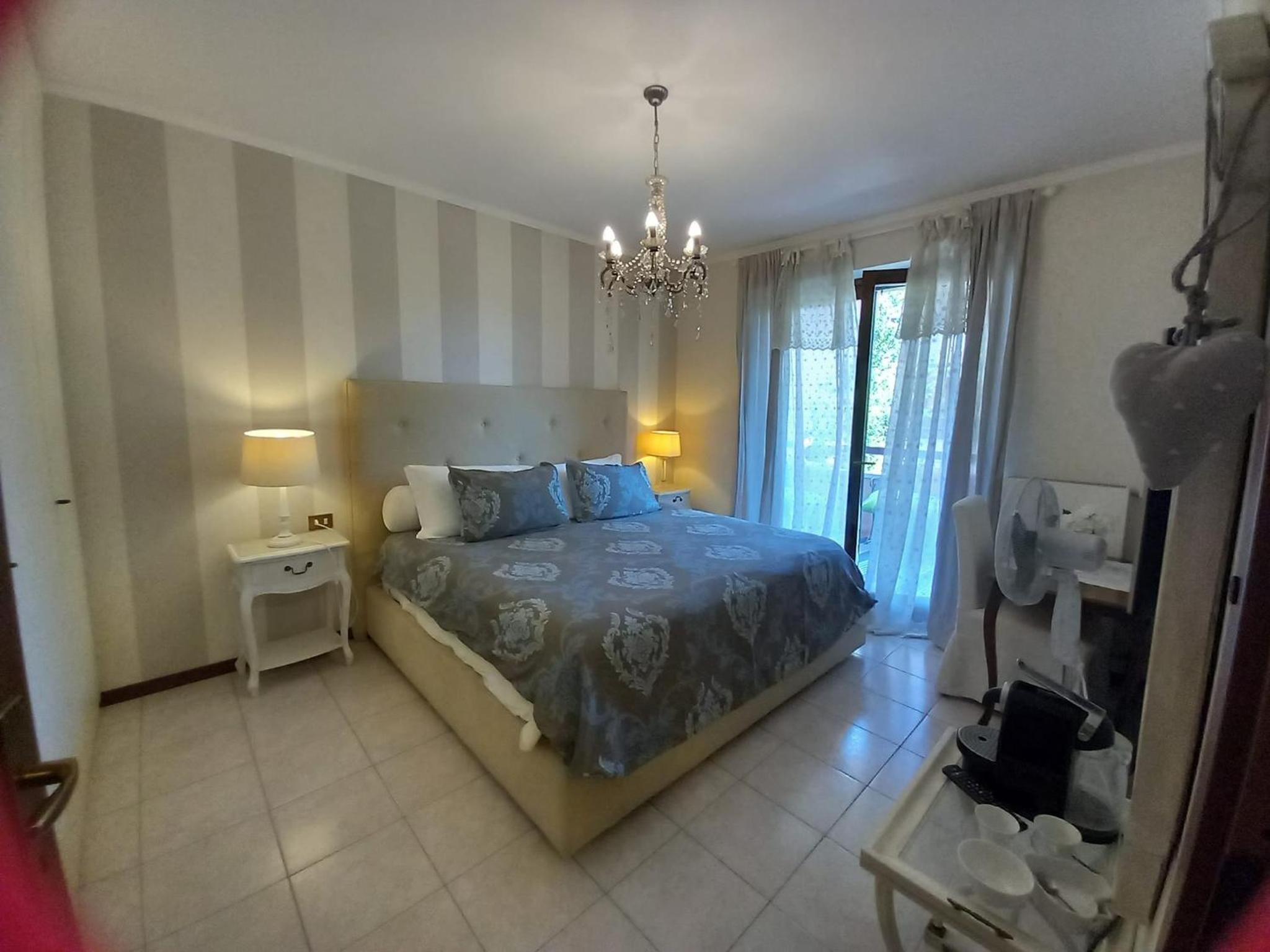 Apartment with Terrace - Photo 35