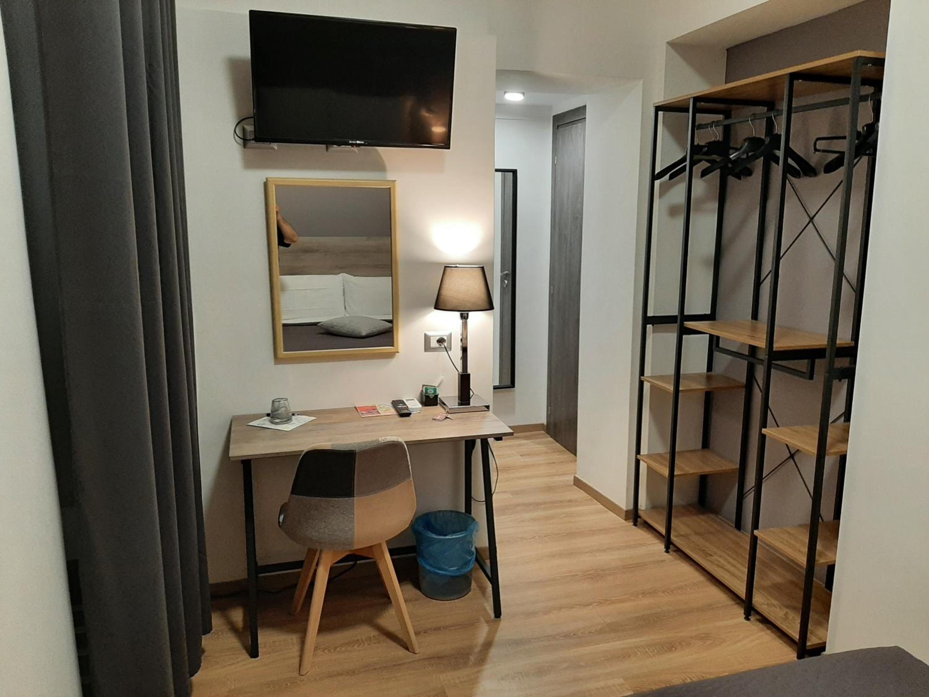 Small Double Room photo 1