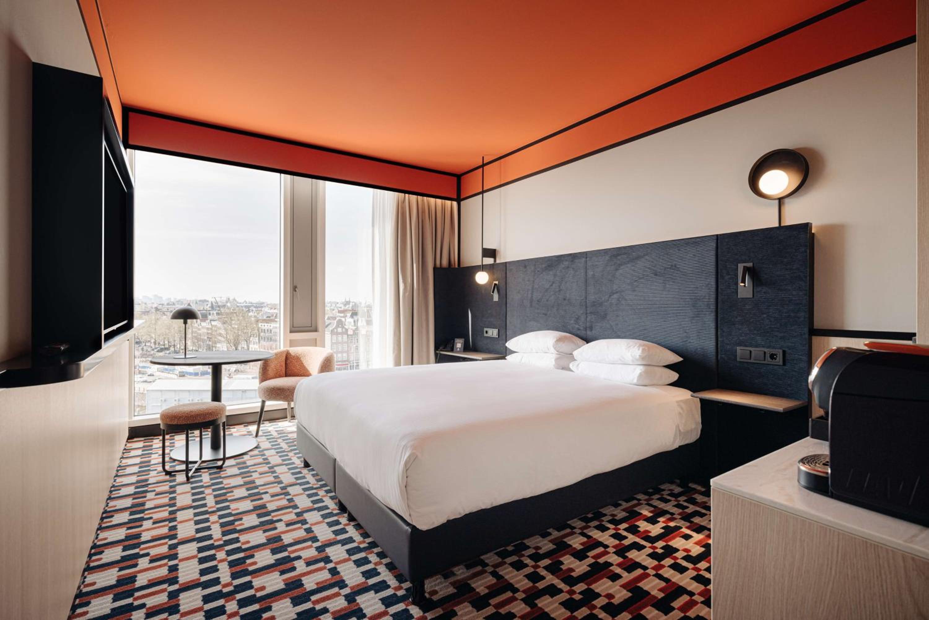 Deluxe King Room with City View and Canal View