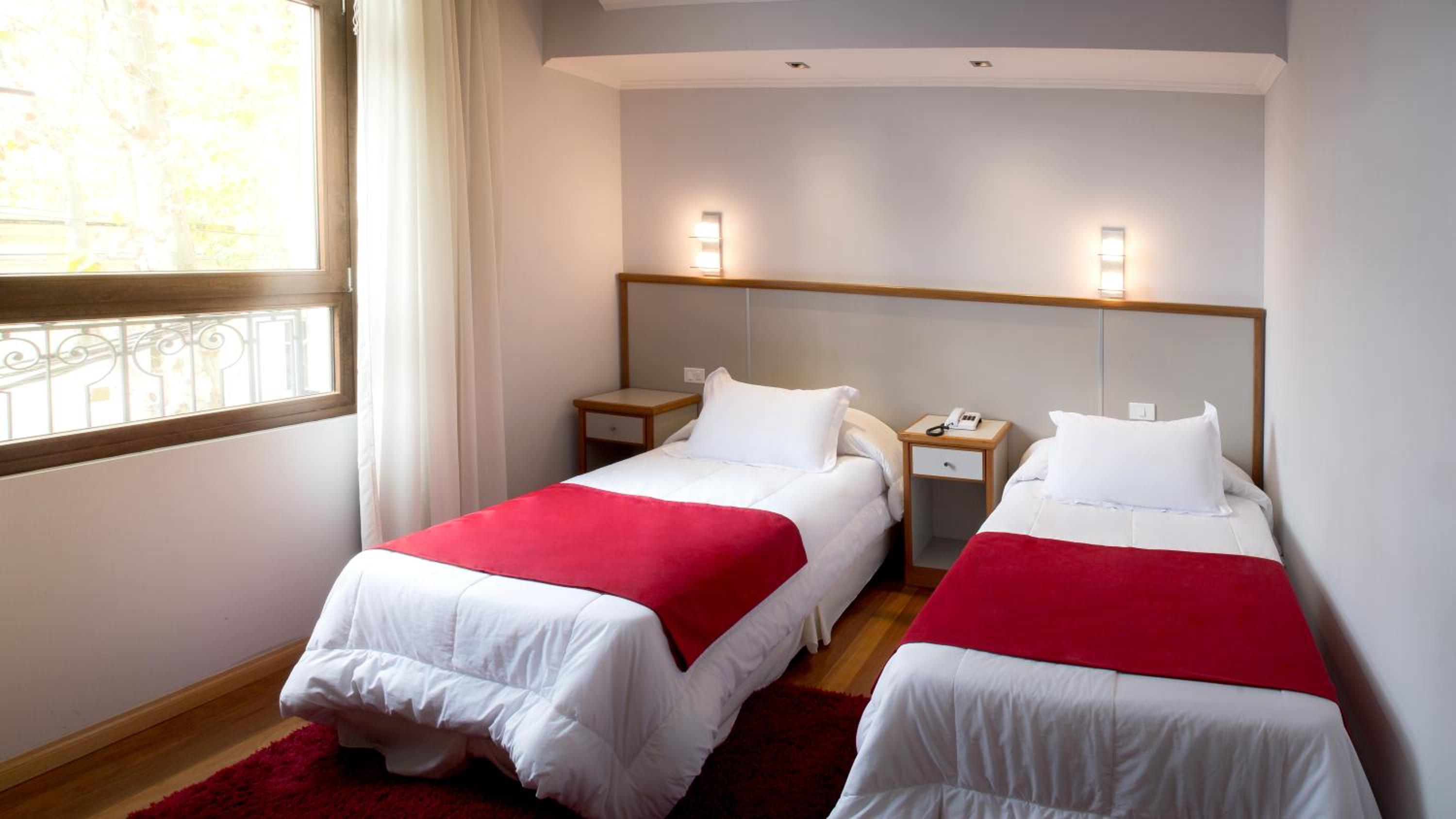 Deluxe Double or Twin Room photo 2