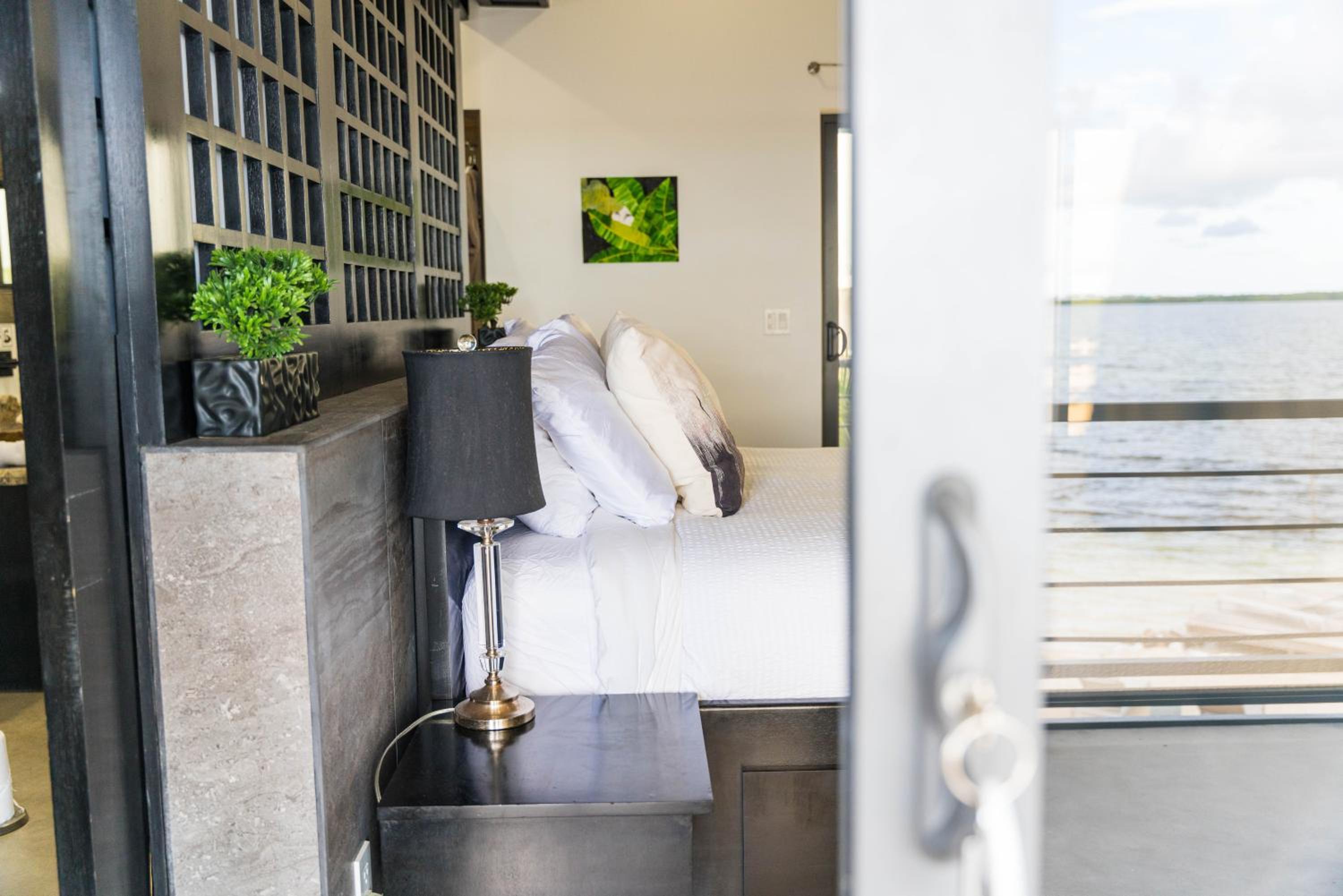 Queen Room with Sea View