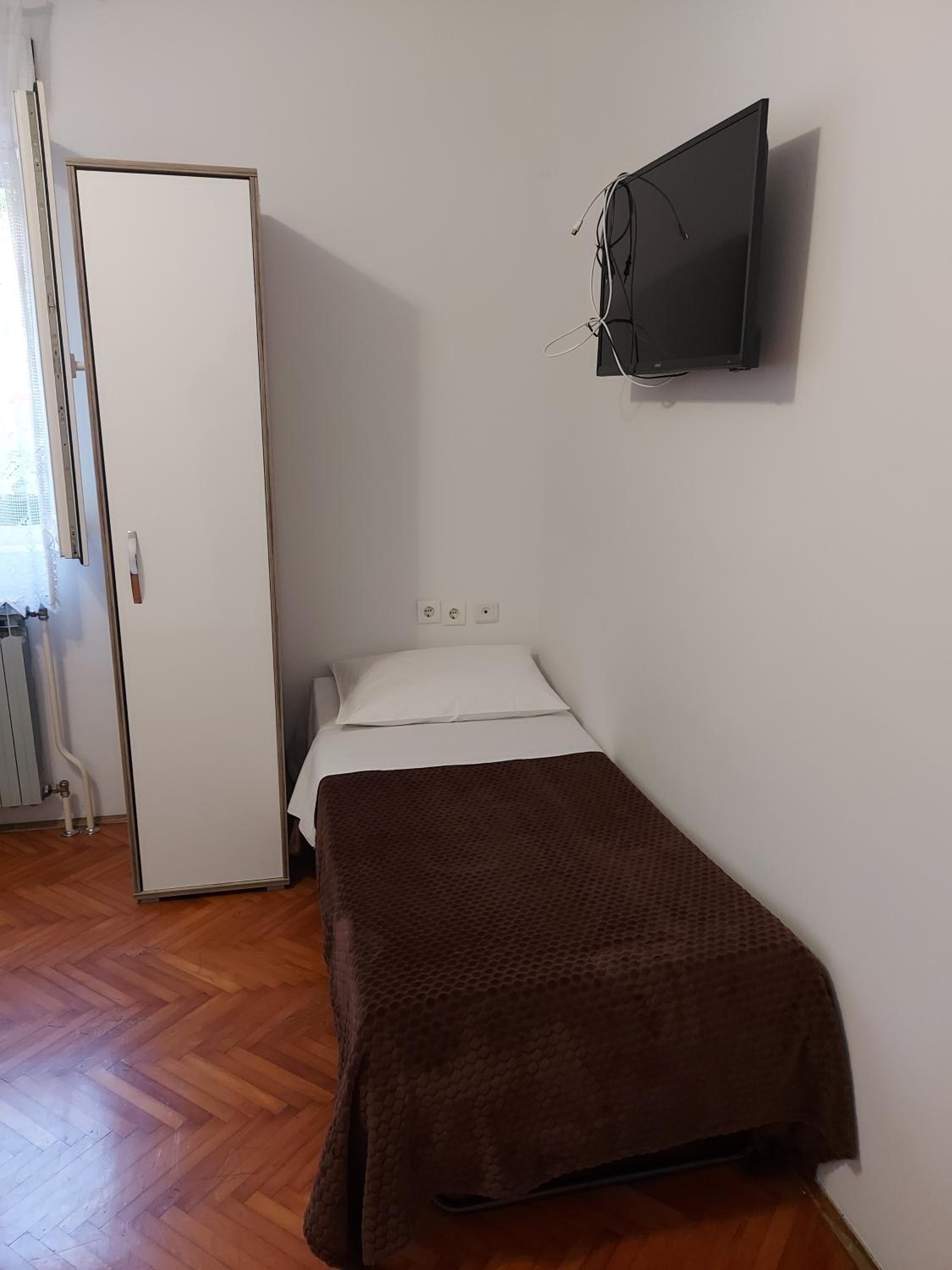 Deluxe Double Room with Extra Bed - Photo 4