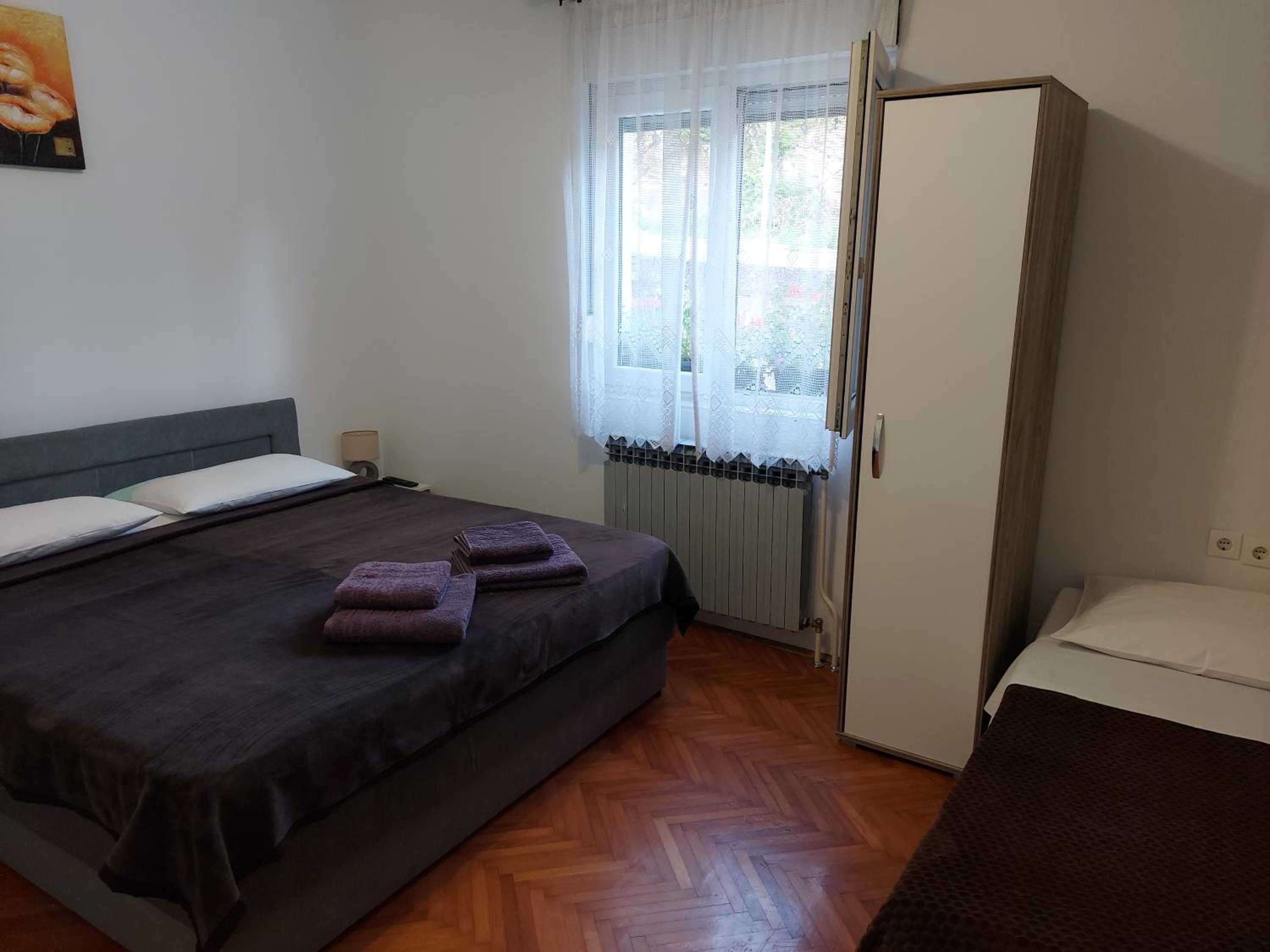 Deluxe Double Room with Extra Bed - Photo 5