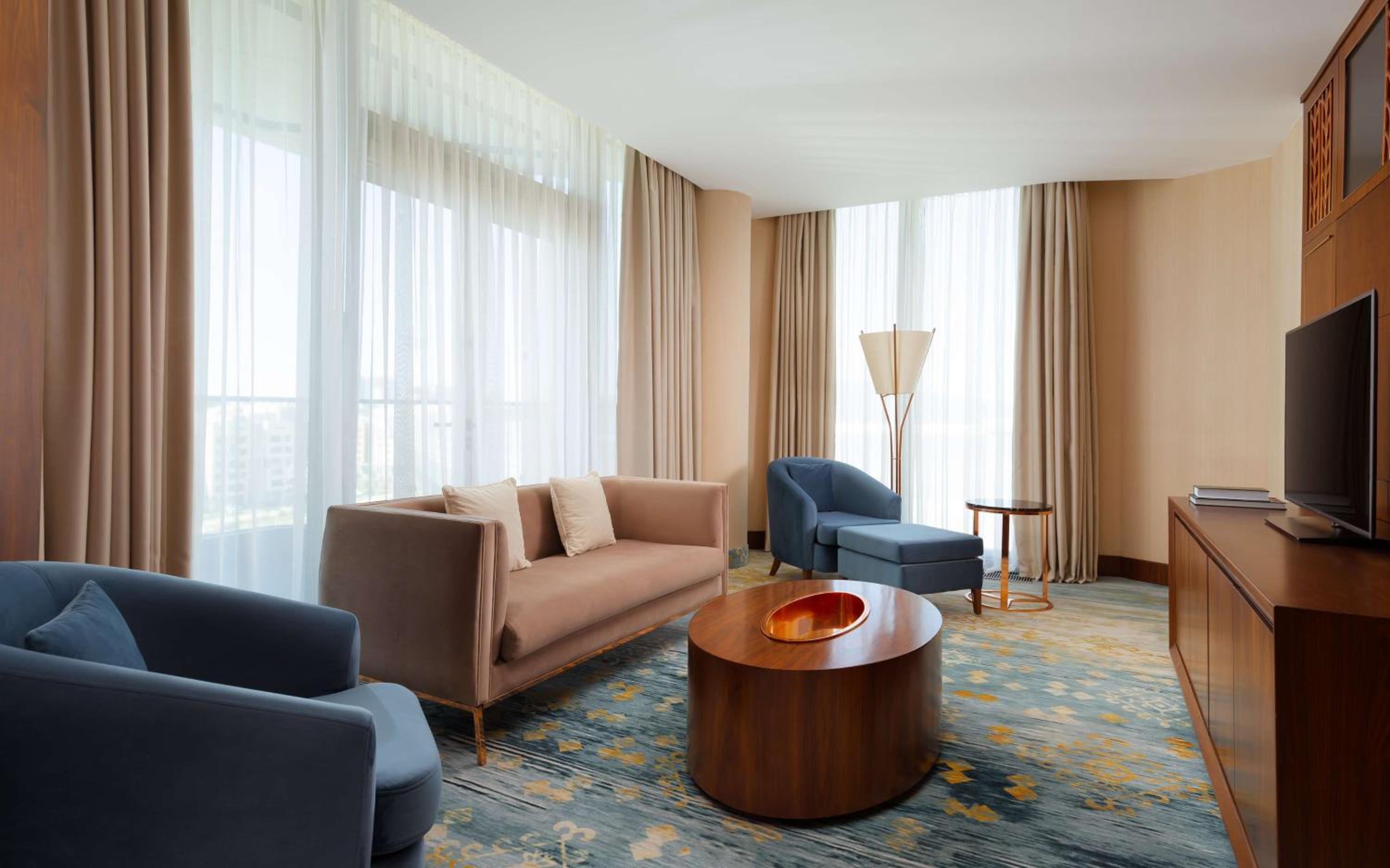Deluxe King Suite