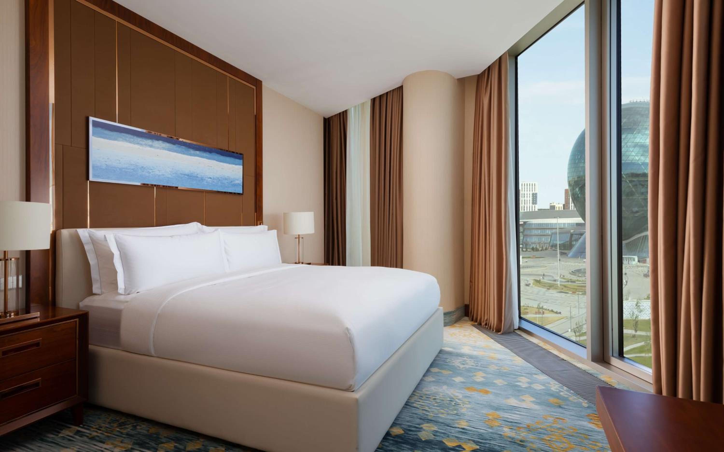 Deluxe King Suite photo 2