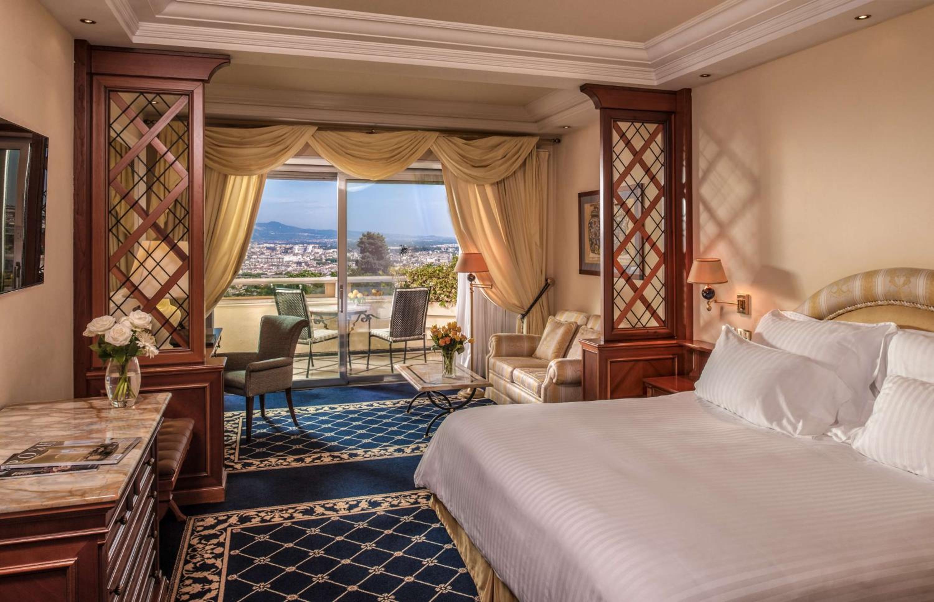 Premium King Room with City View