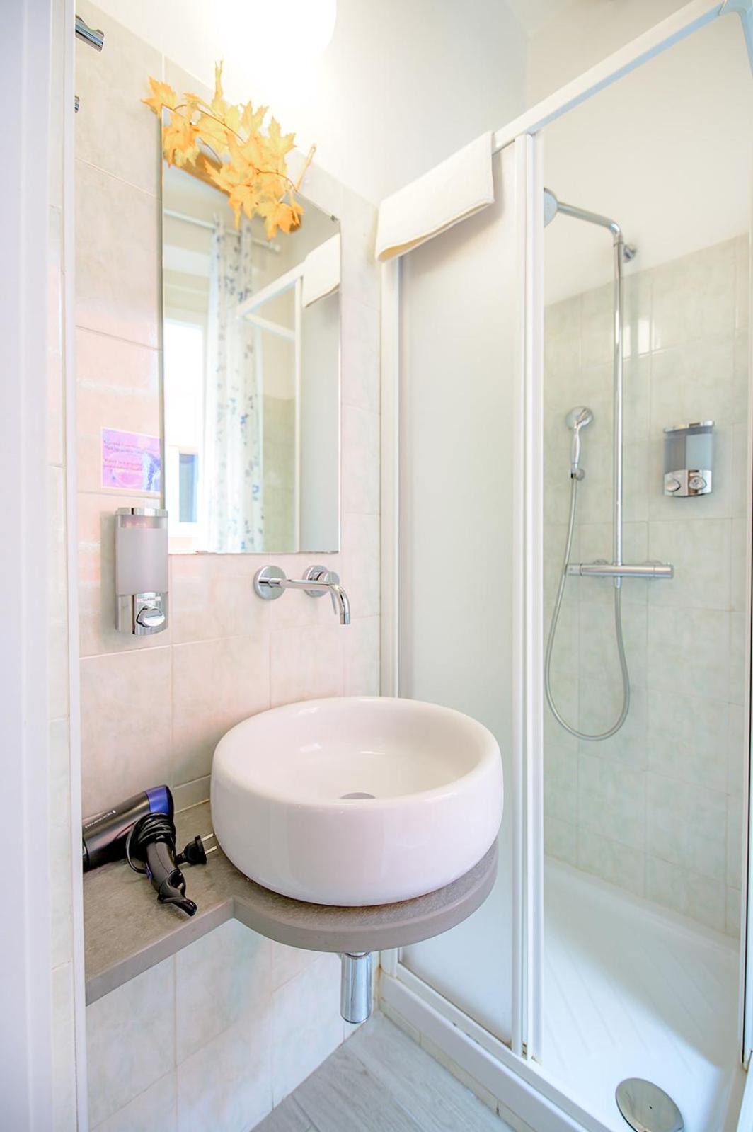 Studio Apartment - Photo 10