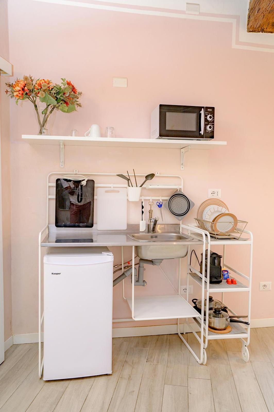 Studio Apartment - Photo 15
