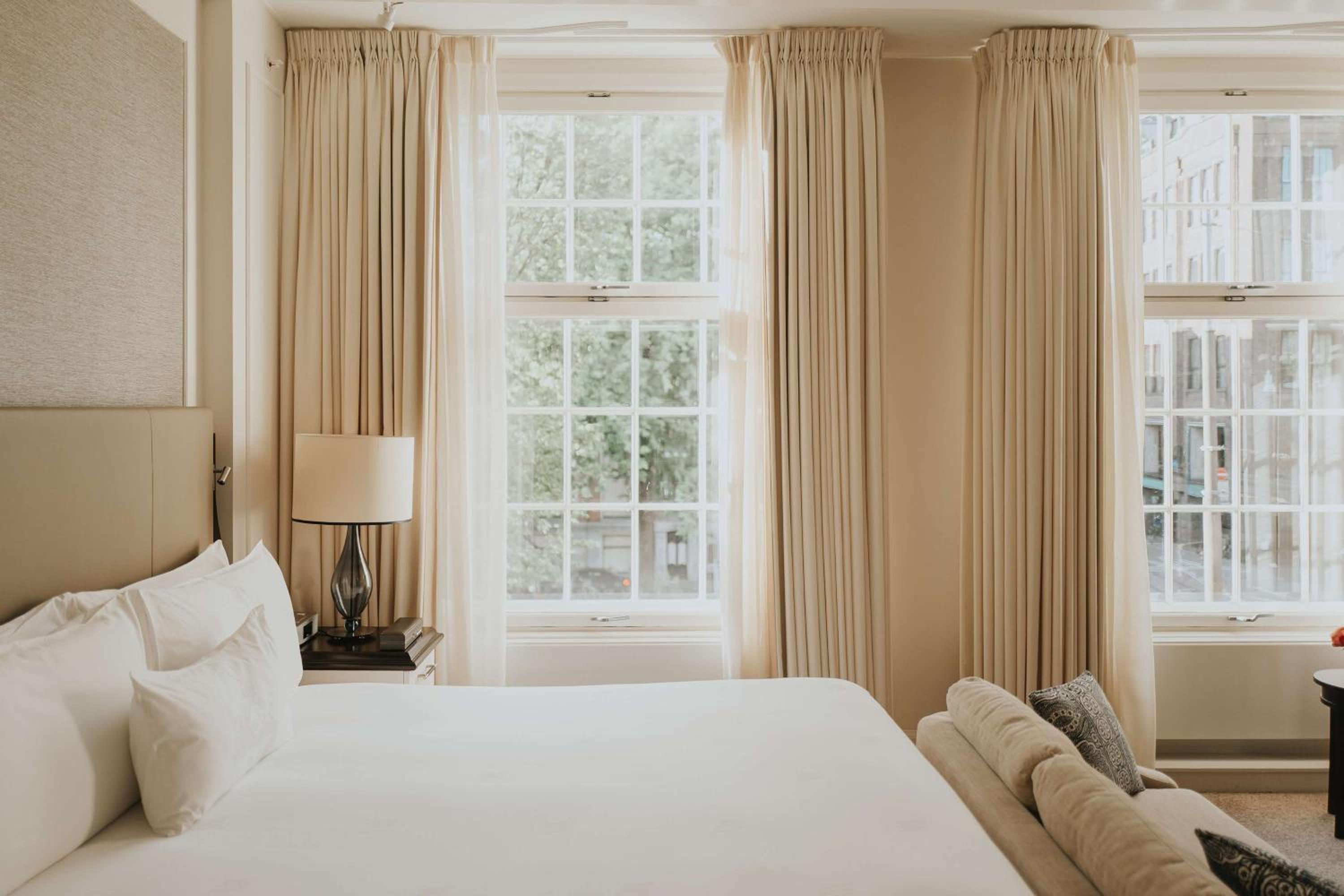 Grand Premier King Room with Canal View